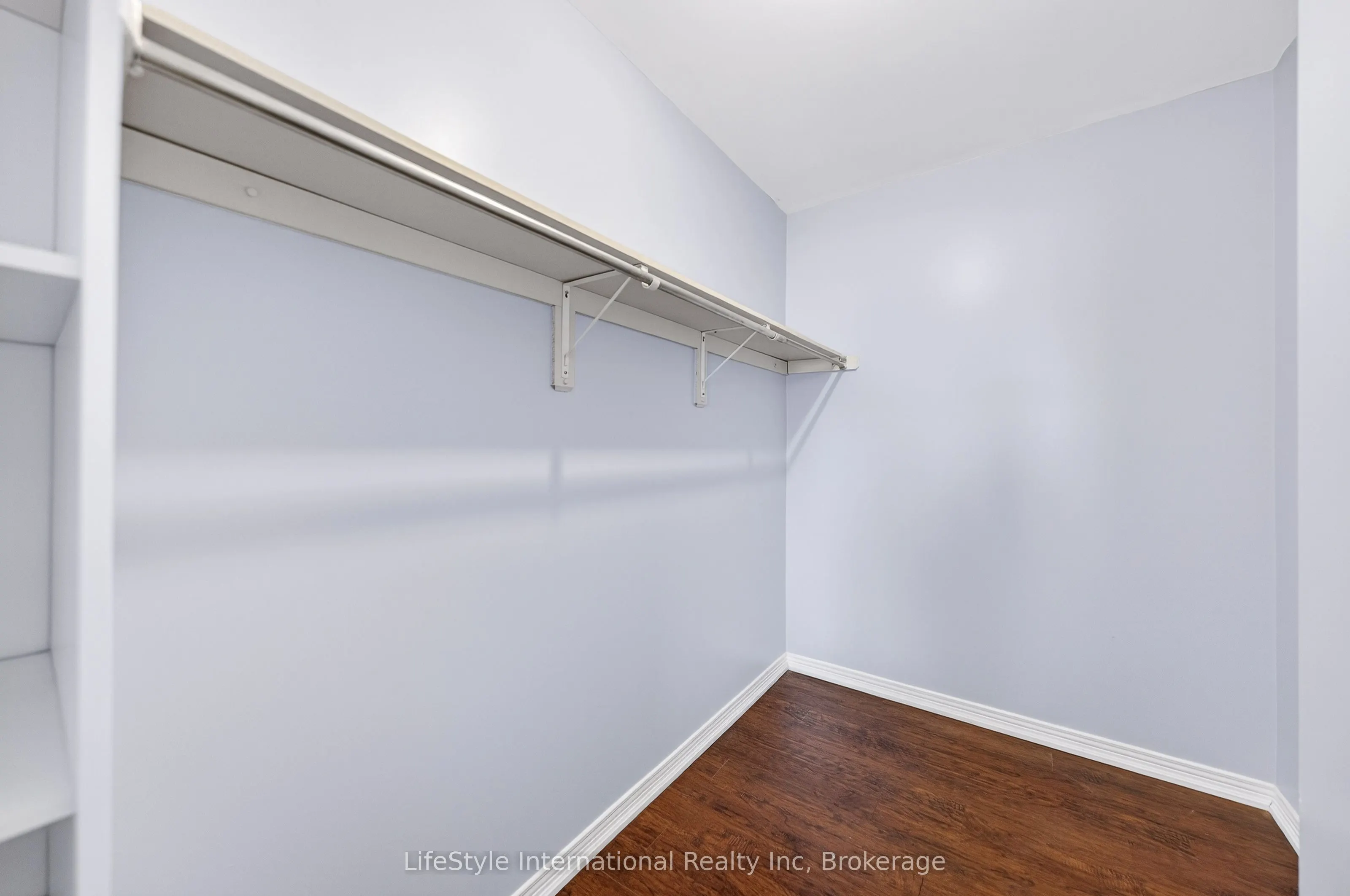 208 Silvercreek Parkway N #306