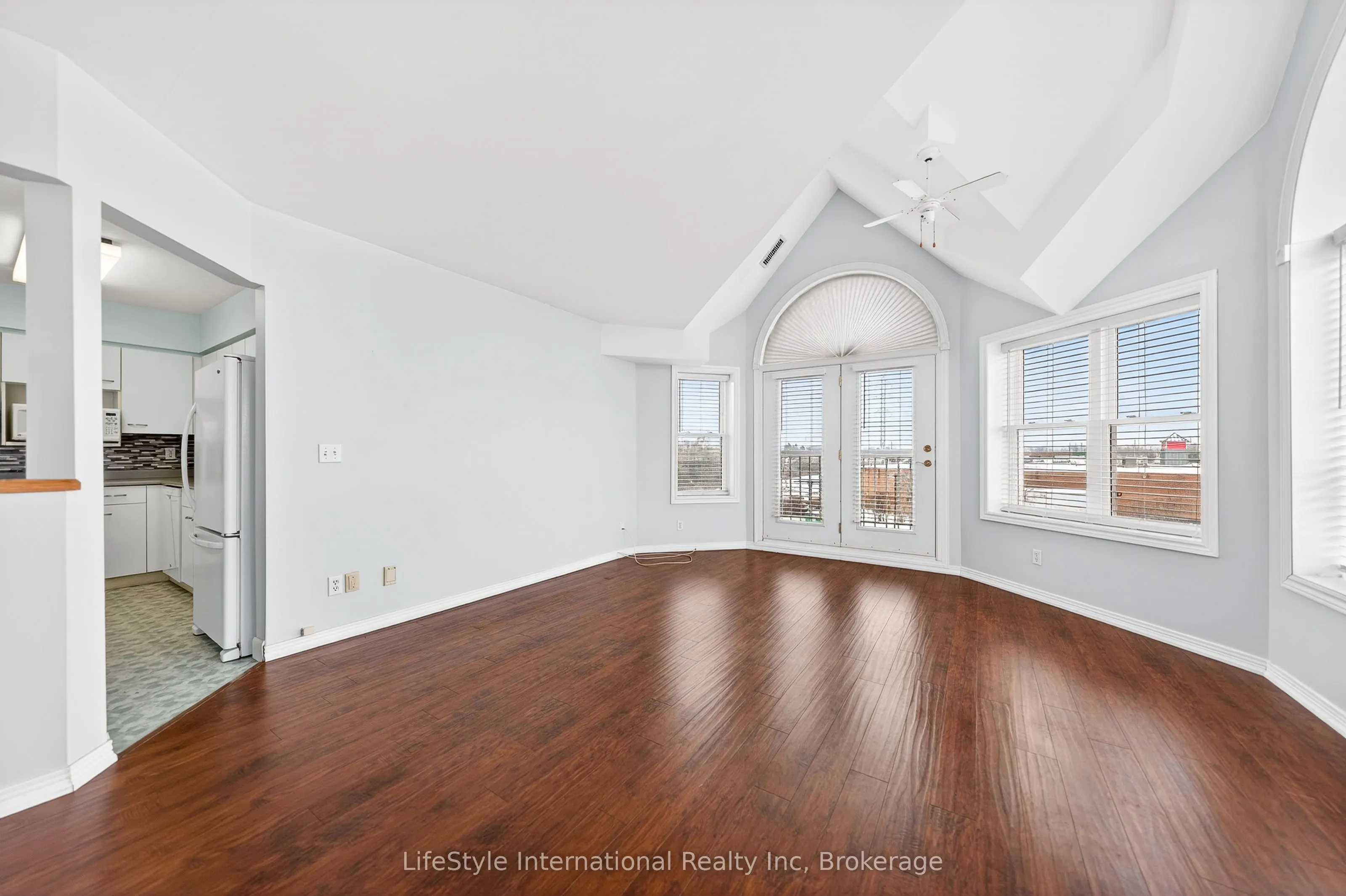 208 Silvercreek Parkway N #306