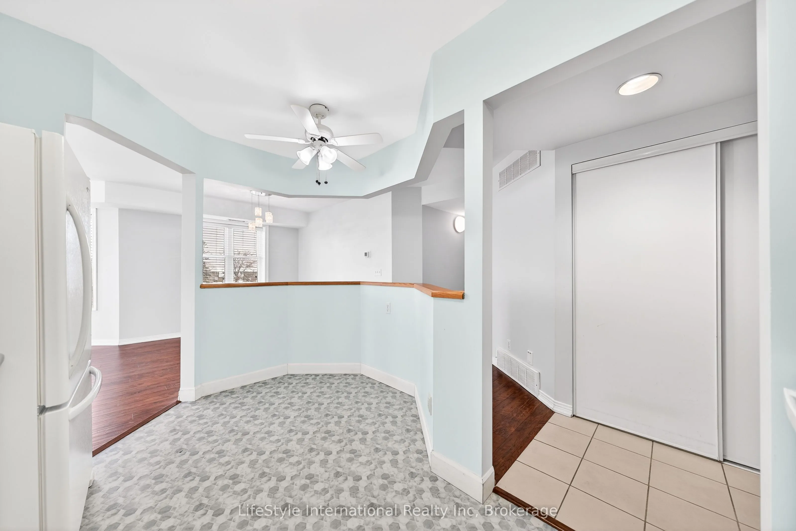 208 Silvercreek Parkway N #306