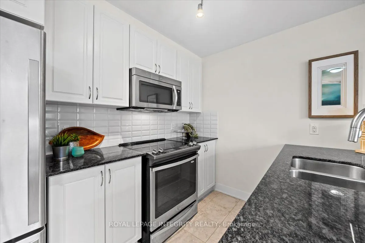 78 Holmwood Avenue #9