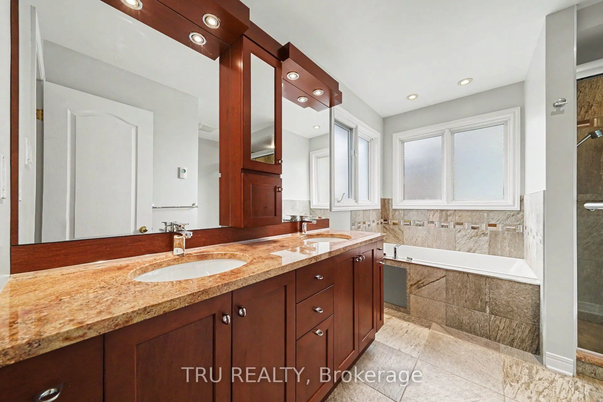 4082 Otter Tail Crescent