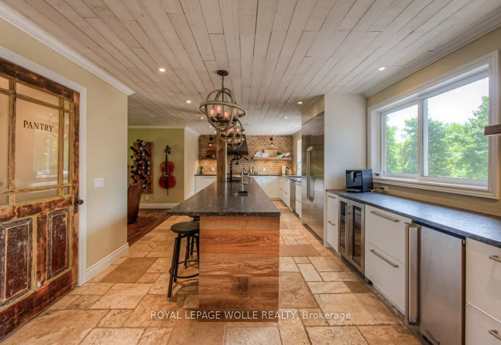 8466 Sideroad 30