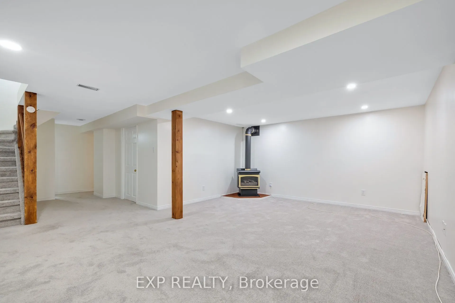 103 FLAMBOROUGH Way