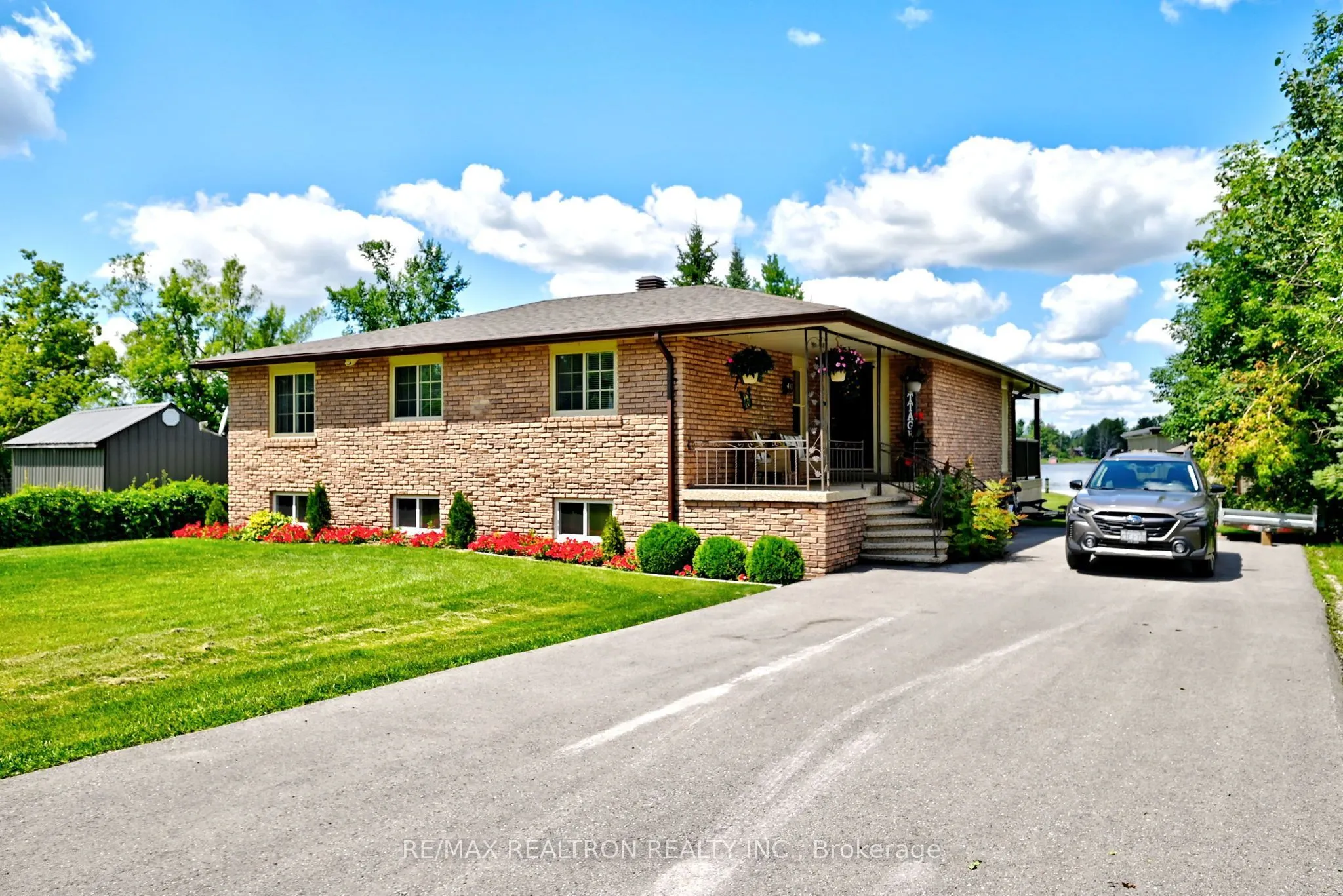 53 Robinson Avenue