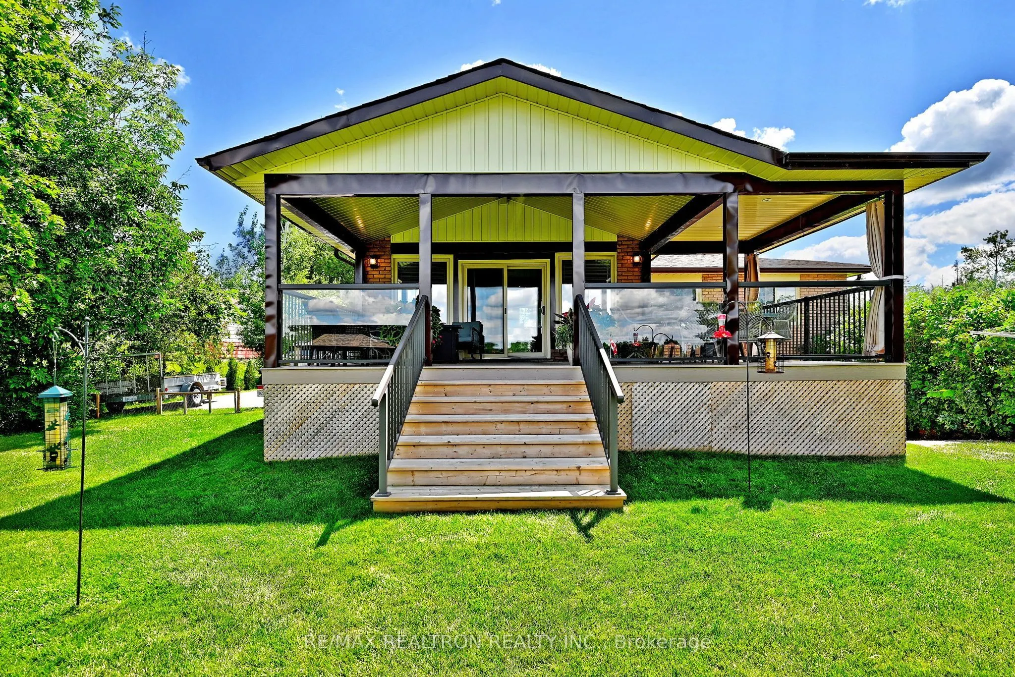 53 Robinson Avenue