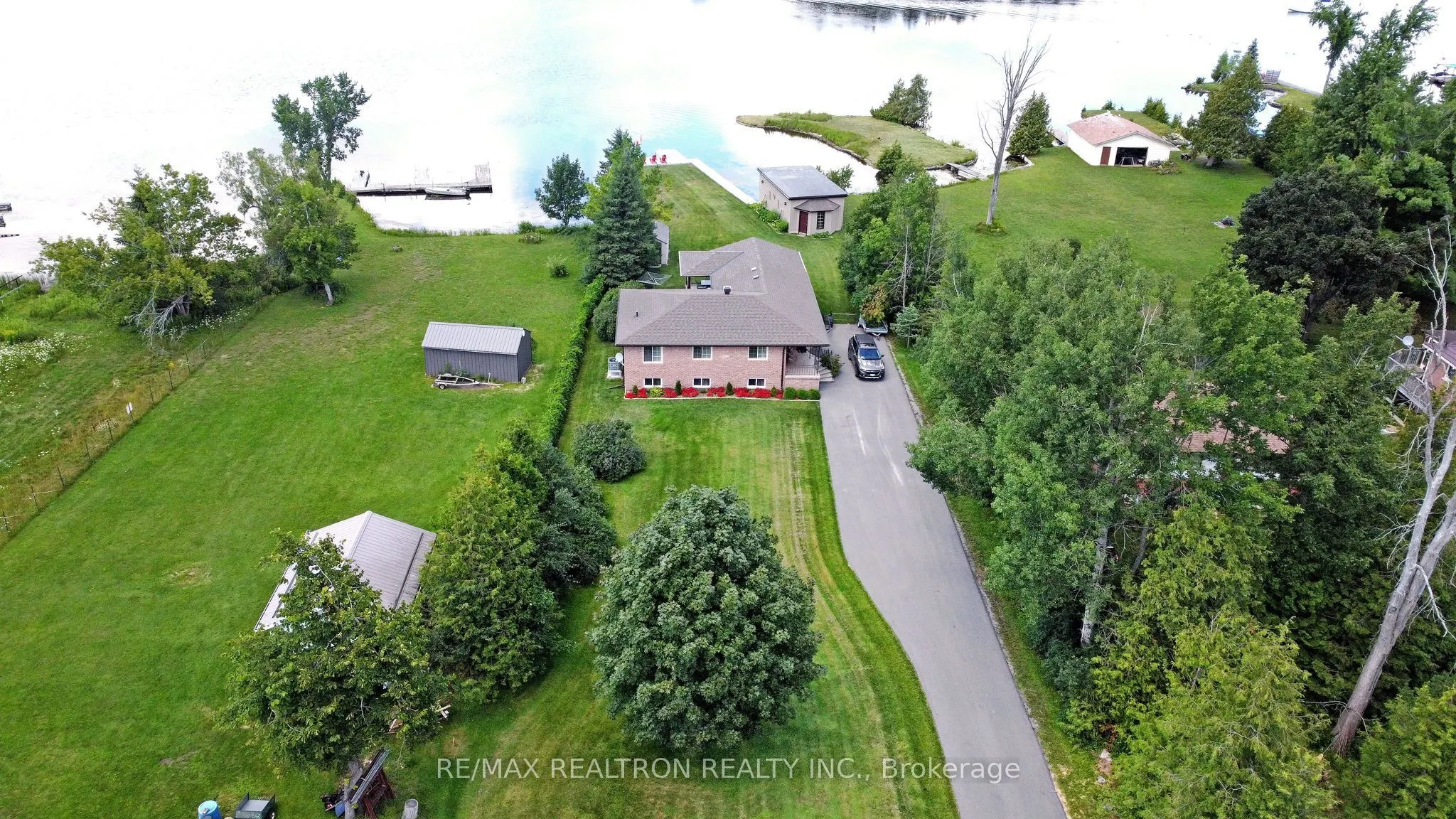 53 Robinson Avenue