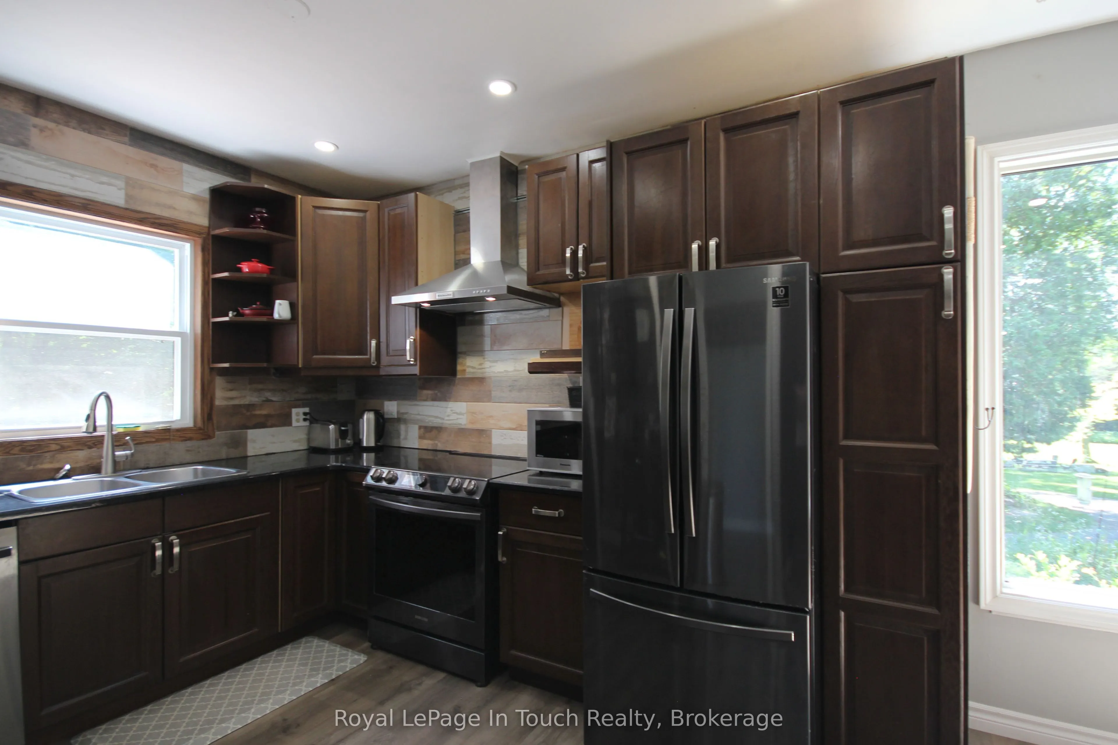 18 Shady Glen Lane