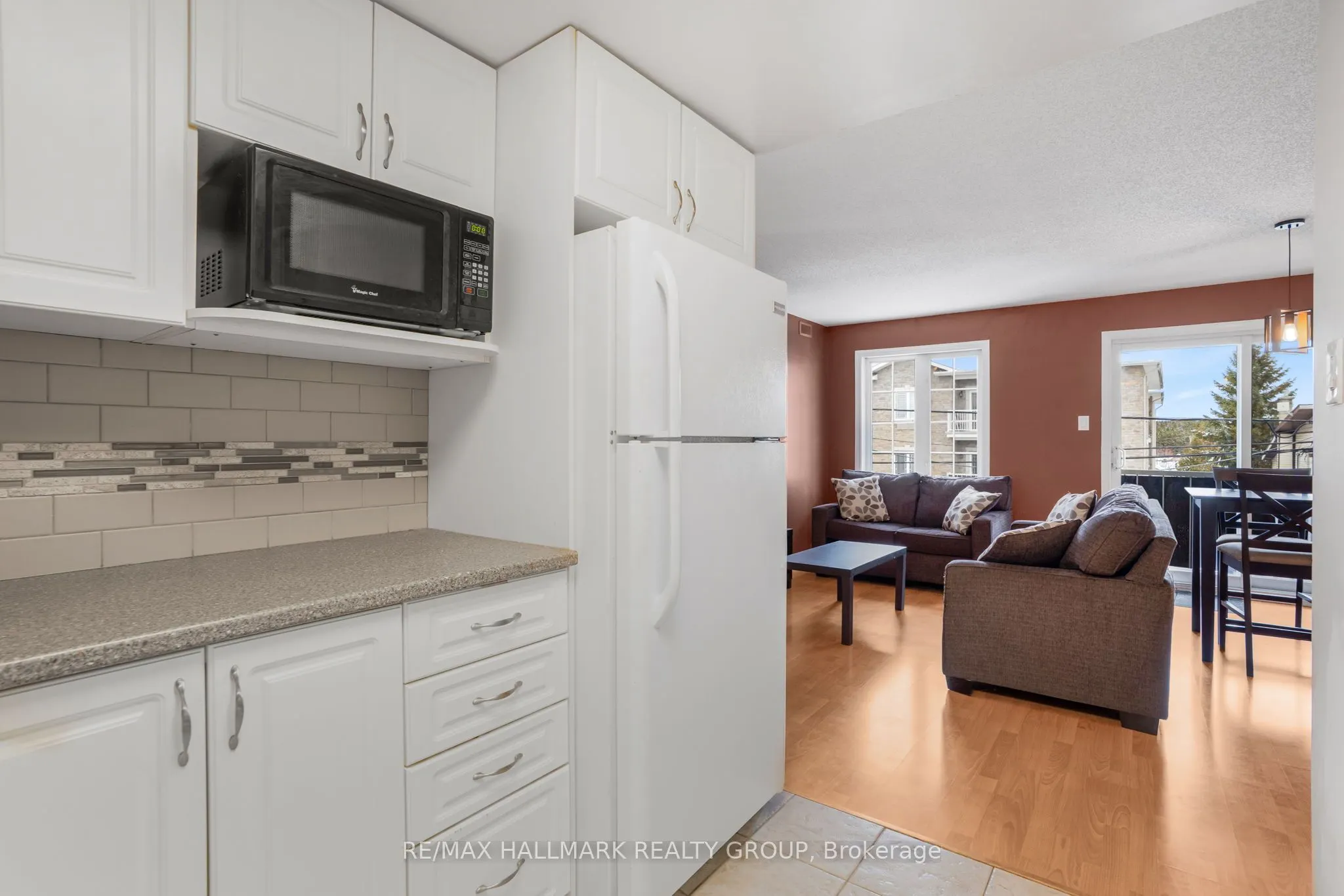 1005 LAURIER Street #302
