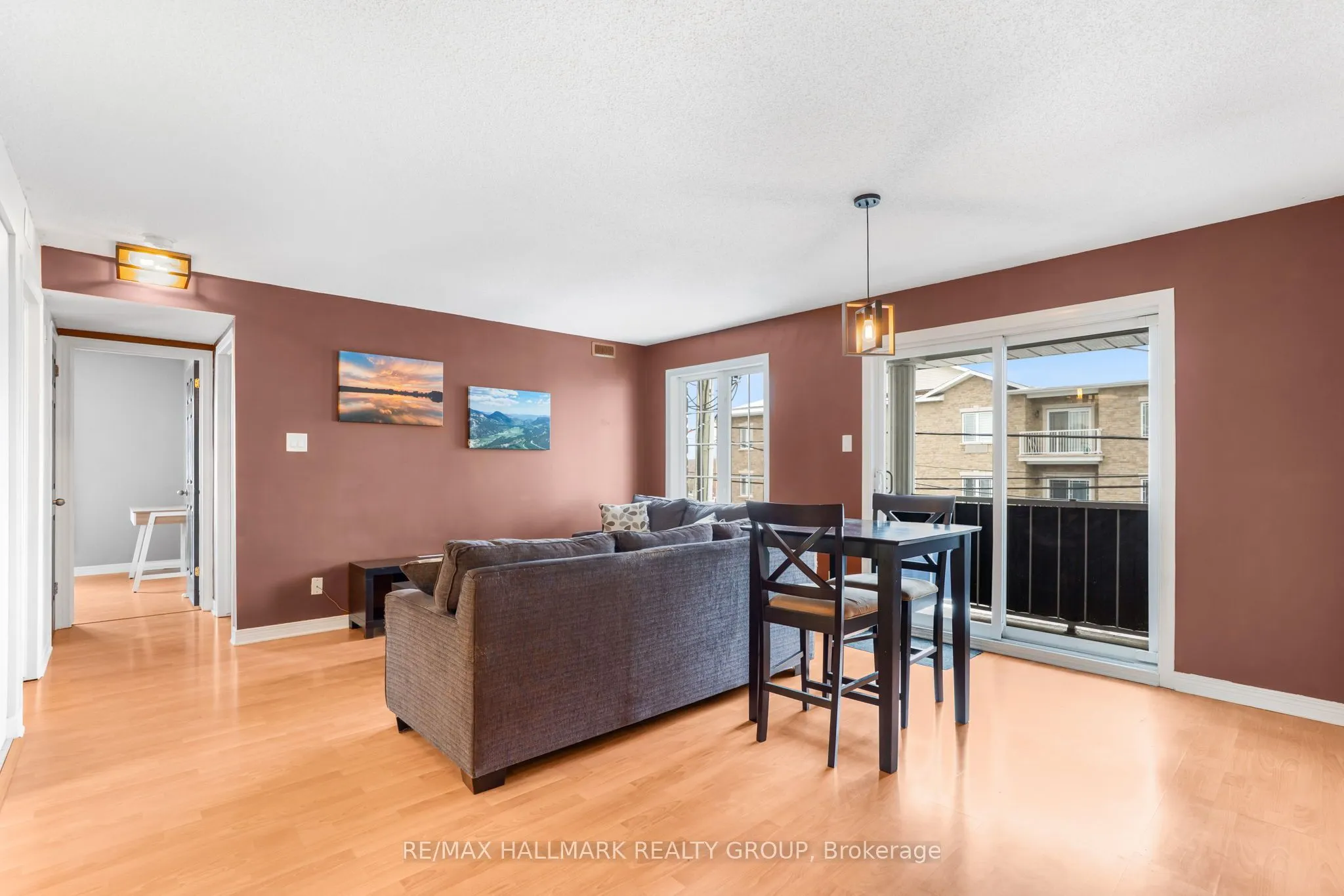 1005 LAURIER Street #302