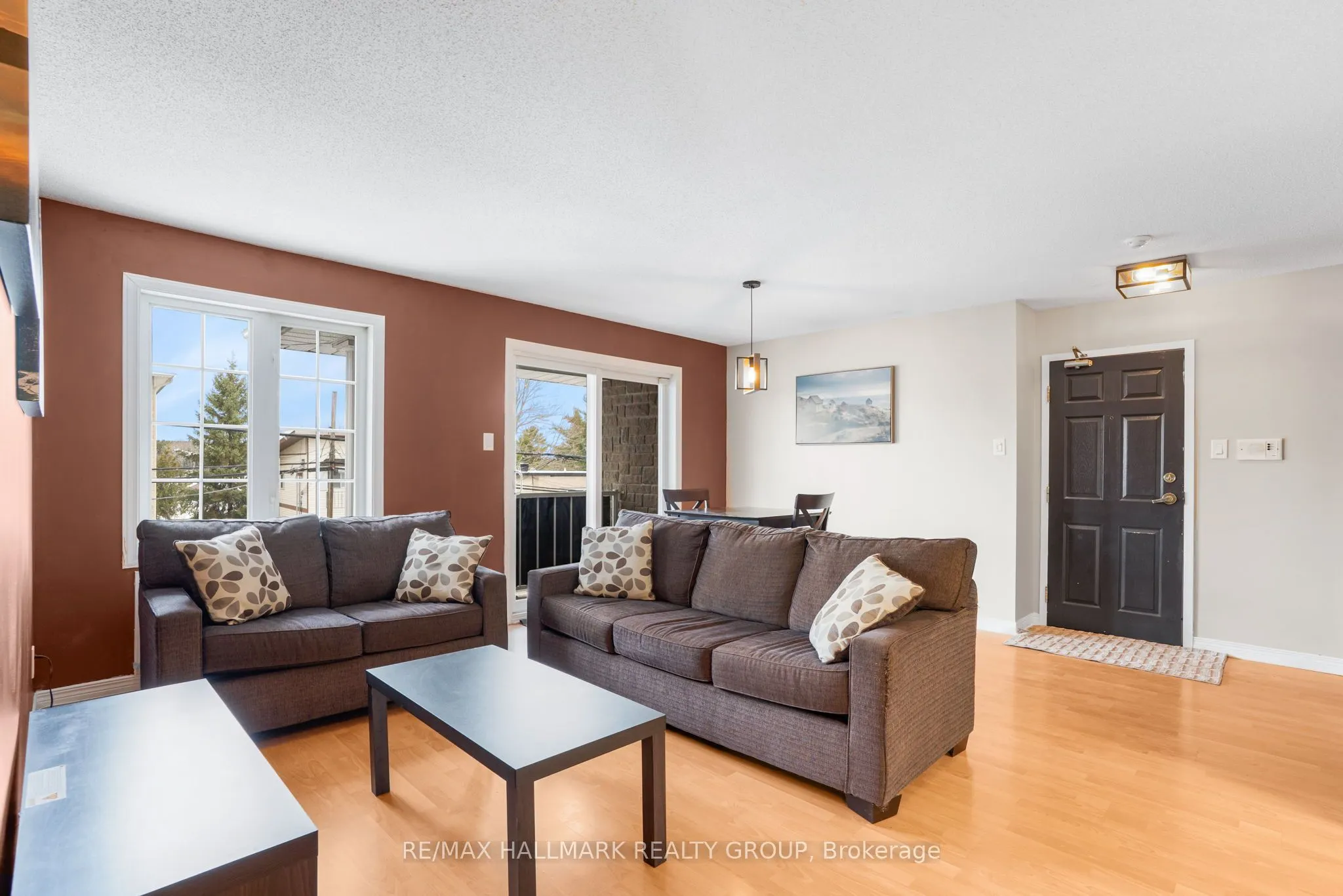 1005 LAURIER Street #302