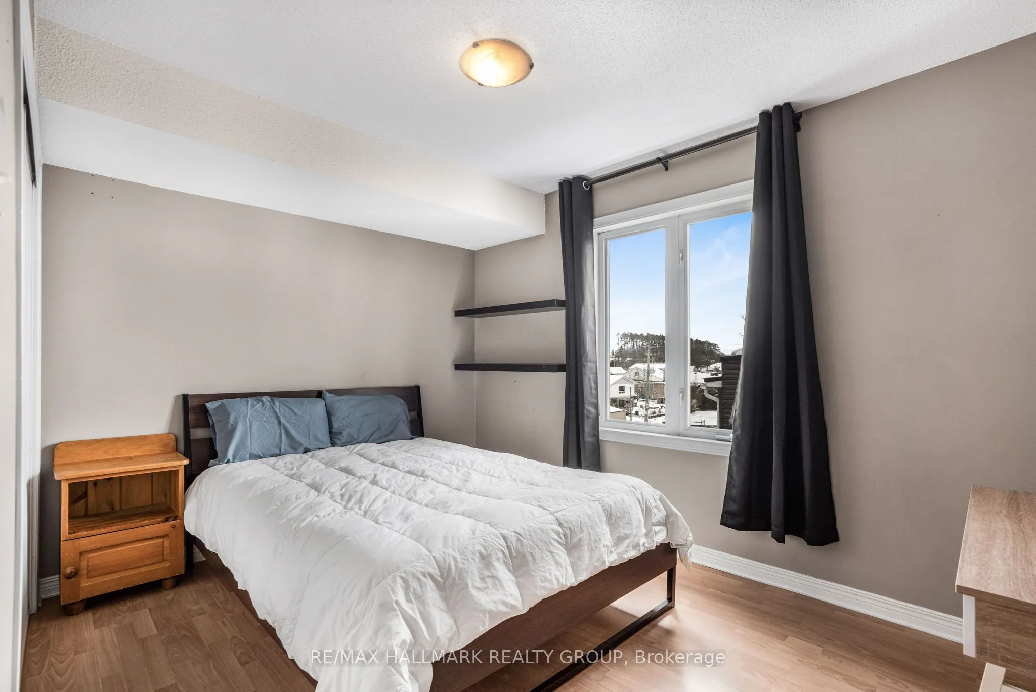 1005 LAURIER Street #302