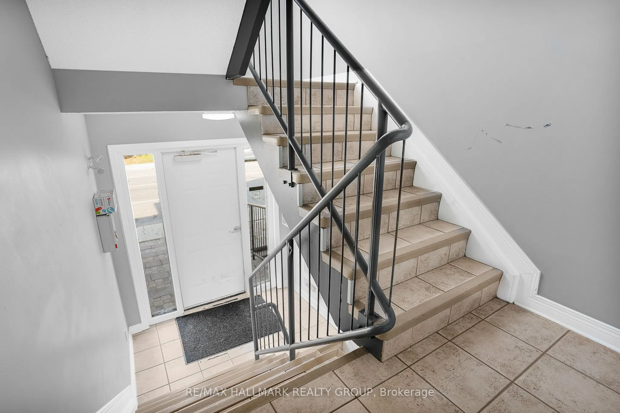 1005 LAURIER Street #302