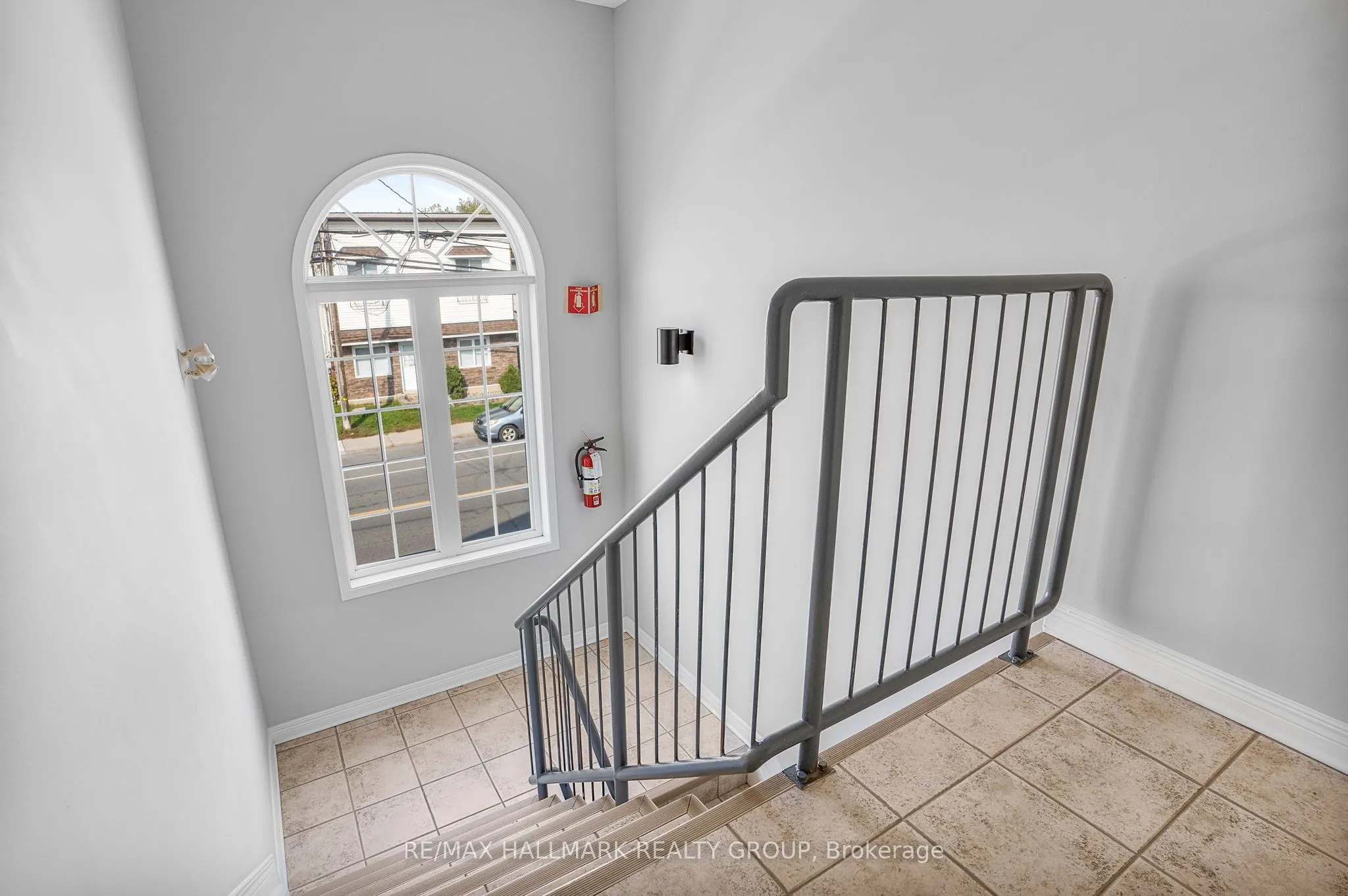 1005 LAURIER Street #302