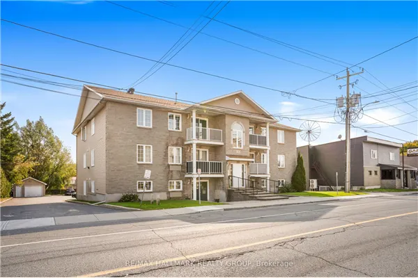 1005 LAURIER Street #302