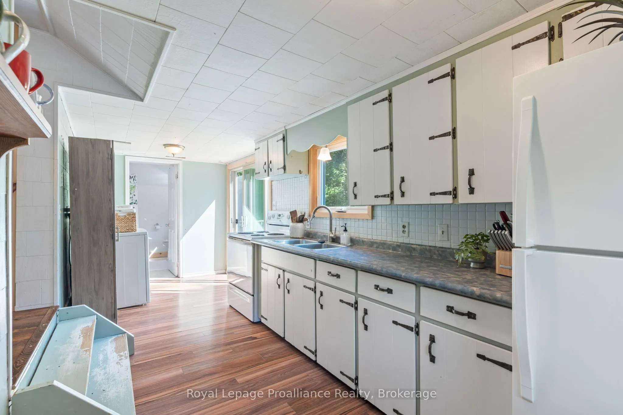 211 ALEXANDER Road