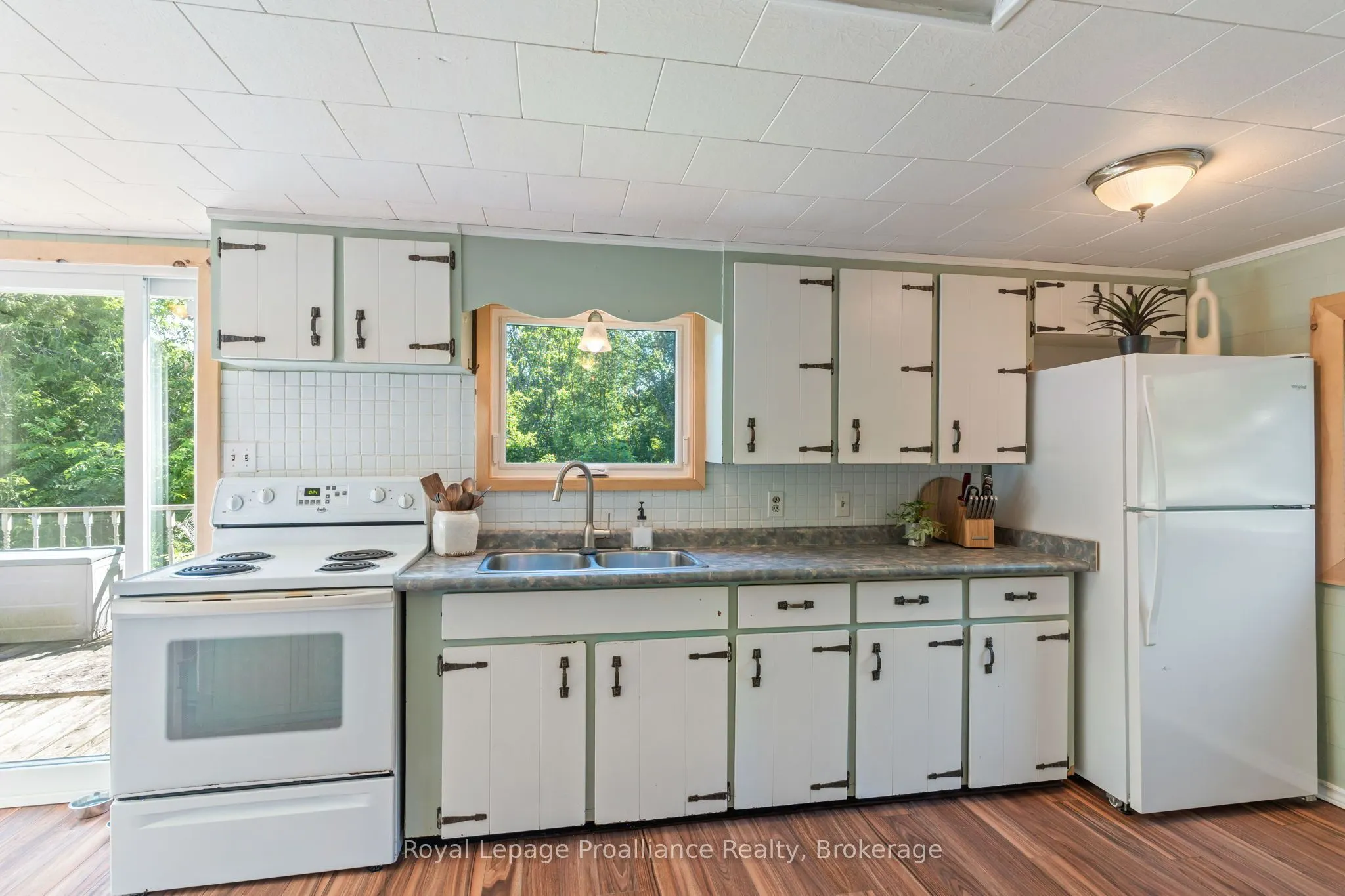 211 ALEXANDER Road