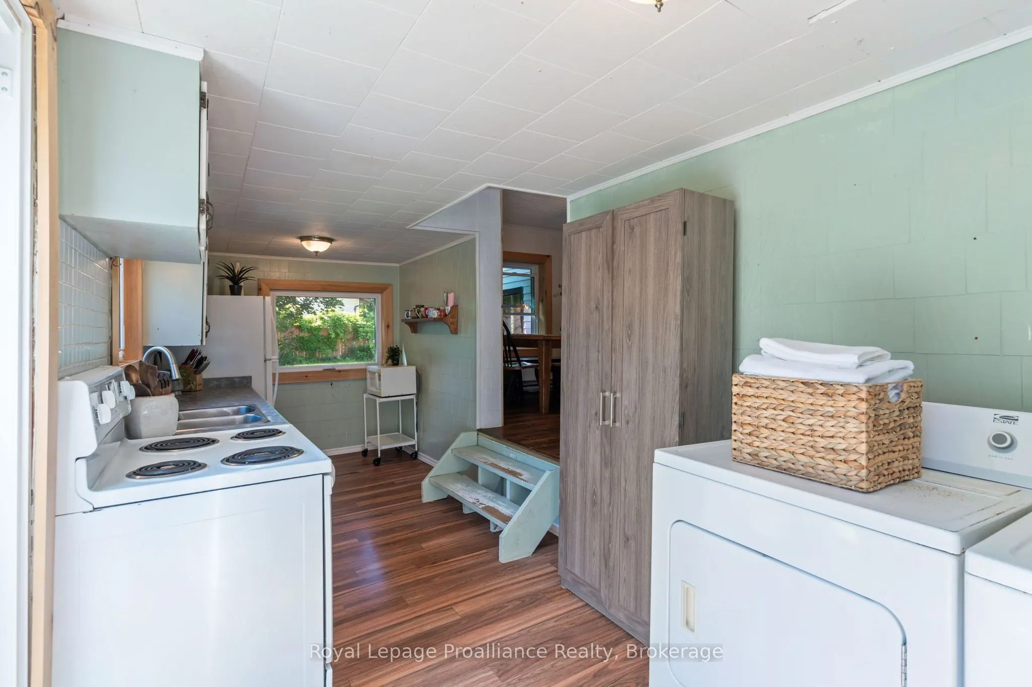 211 ALEXANDER Road