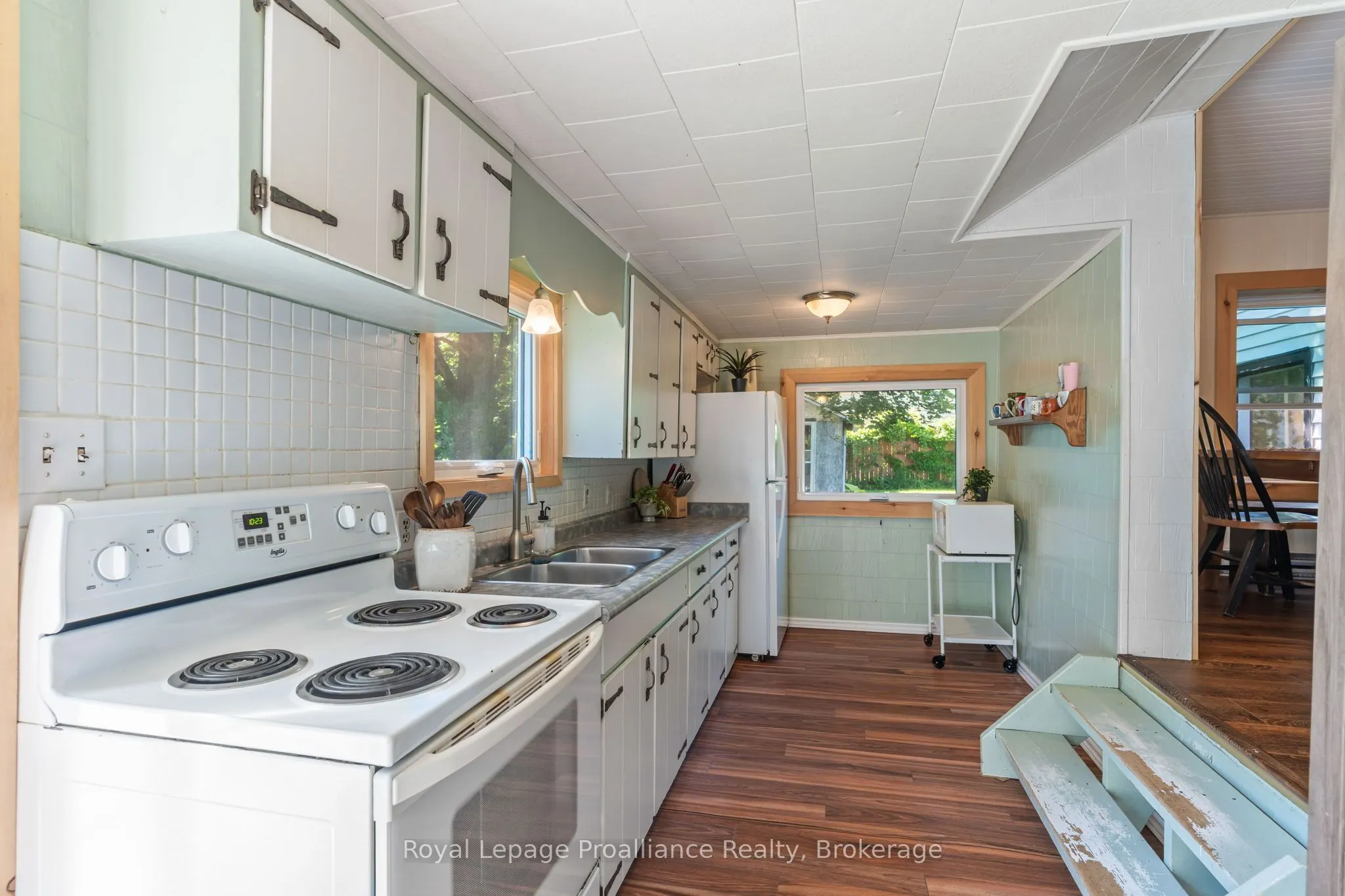 211 ALEXANDER Road