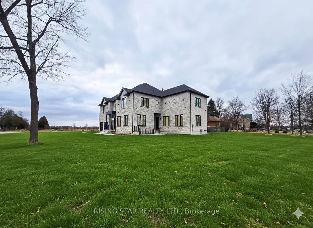 7464 Leslie Road W