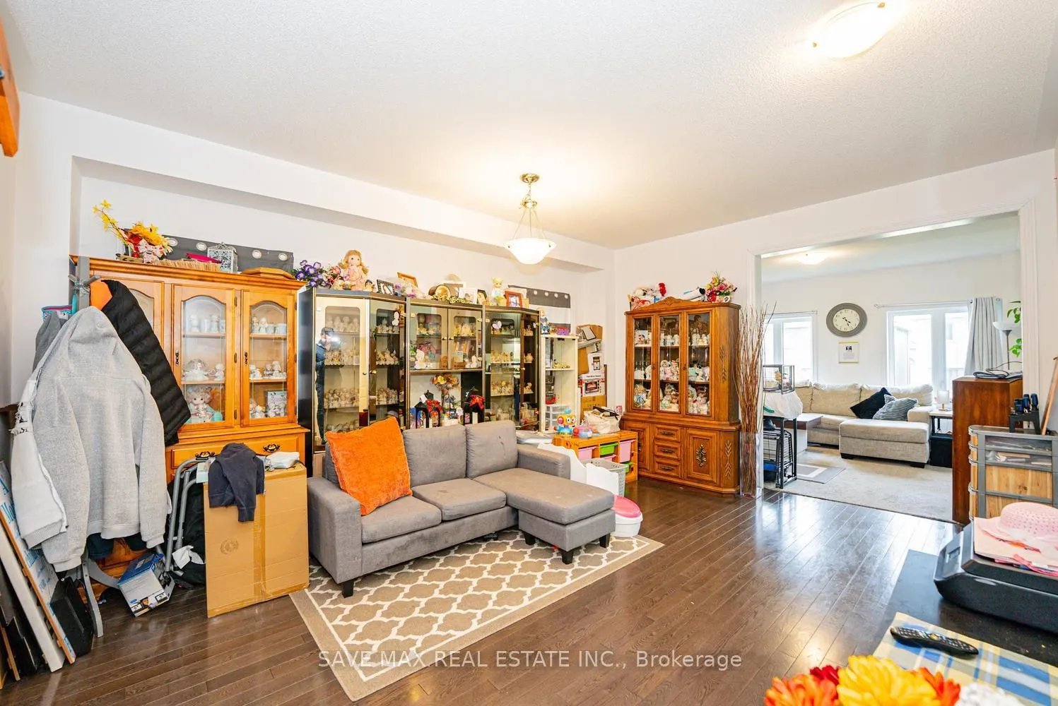 335 Ridley Crescent
