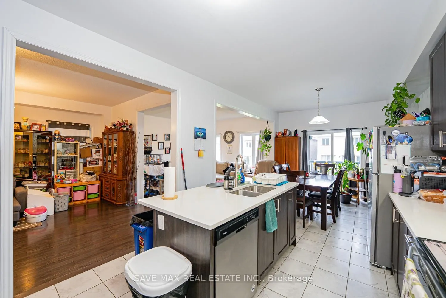 335 Ridley Crescent