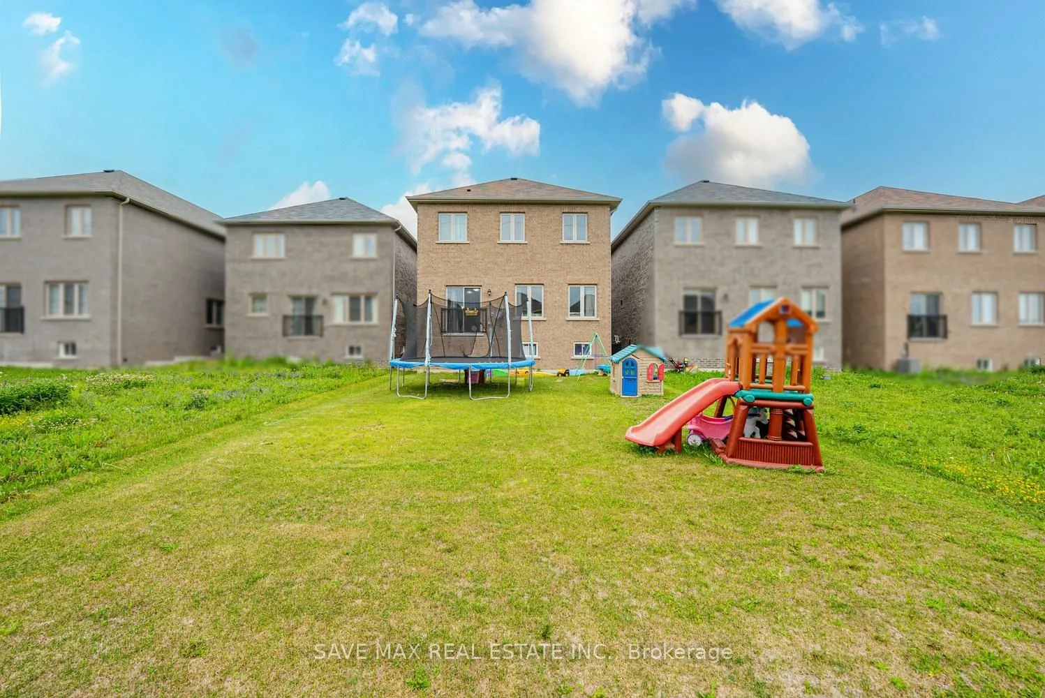 335 Ridley Crescent