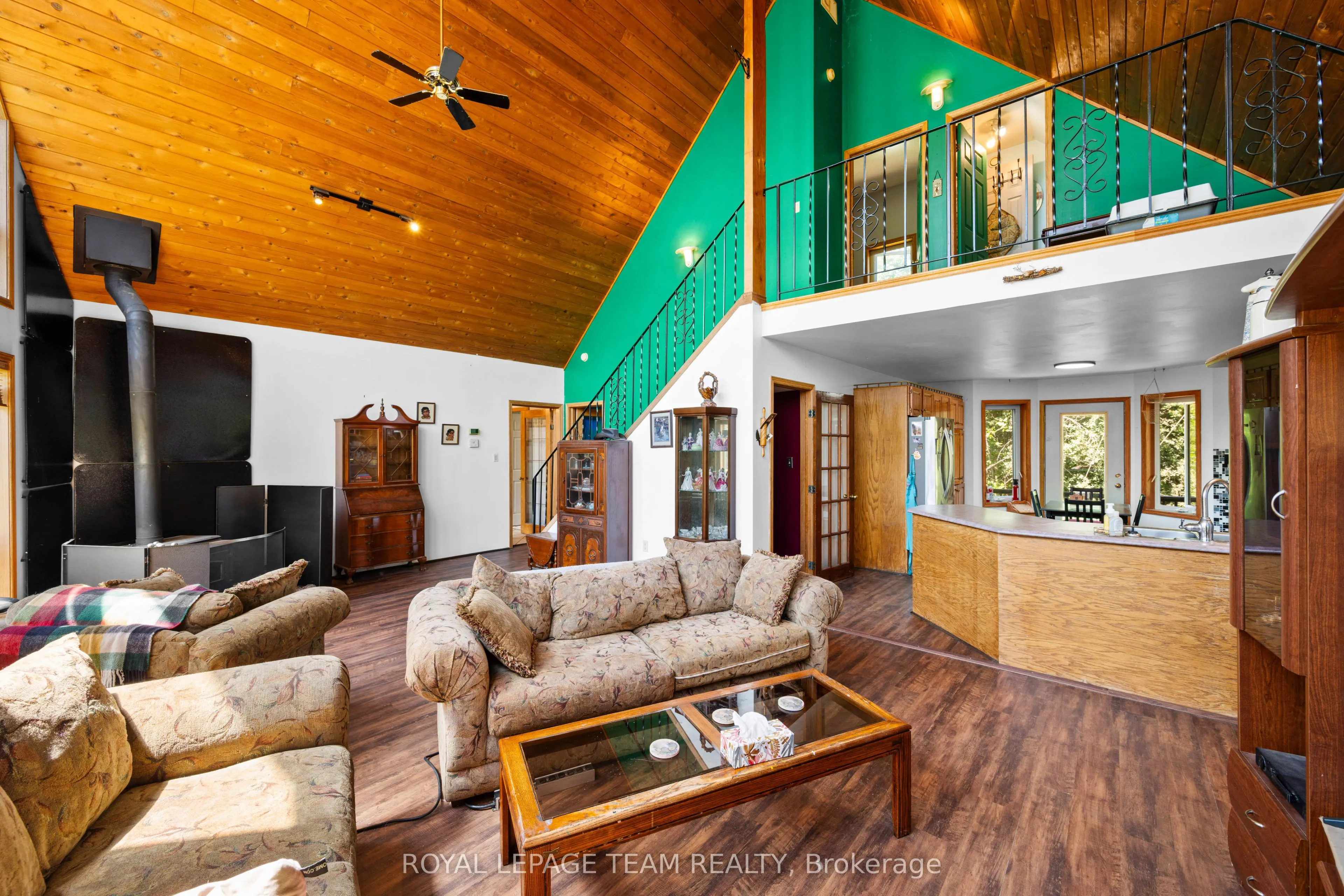 4984 Dunrobin Road