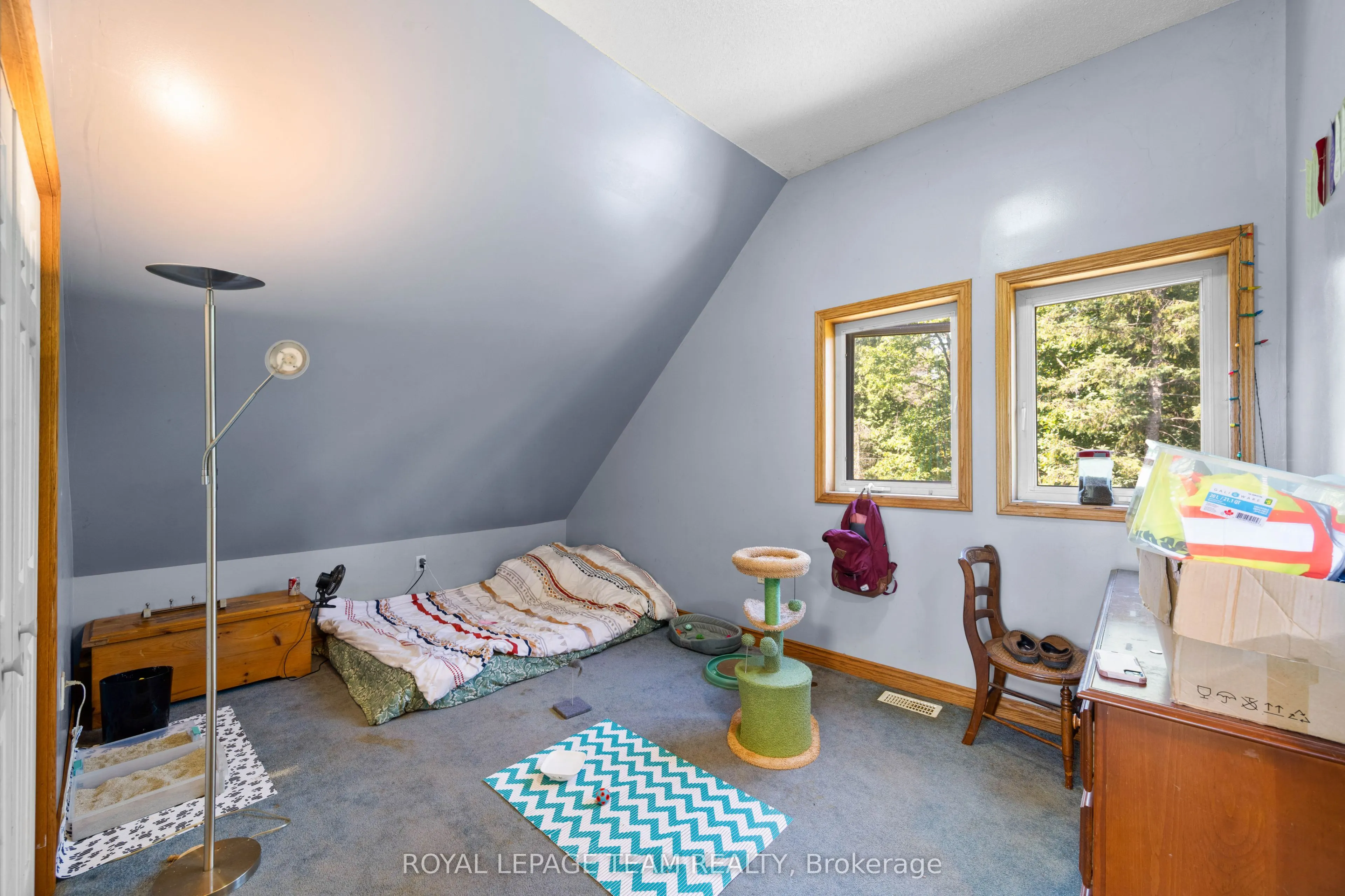 4984 Dunrobin Road