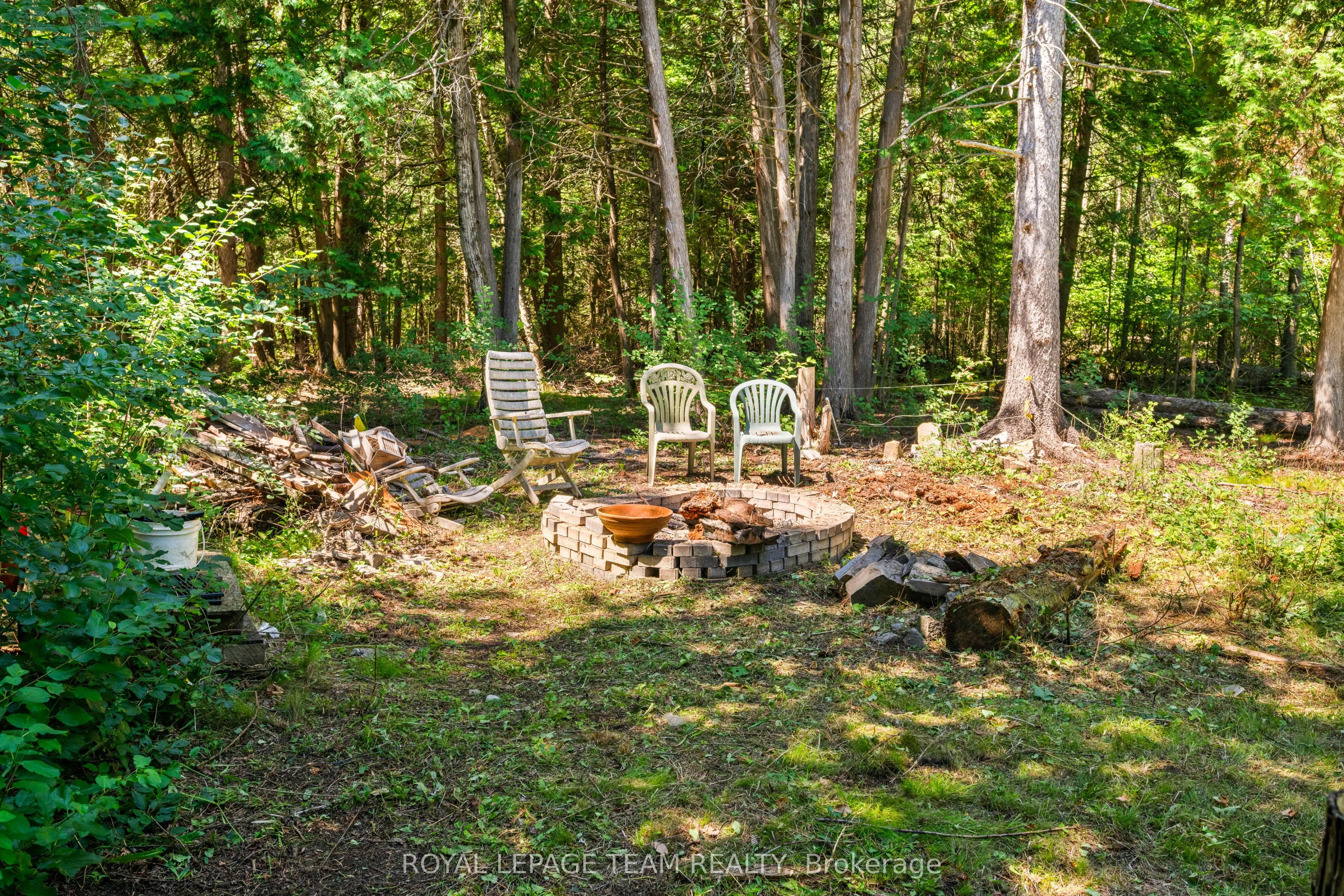 4984 Dunrobin Road