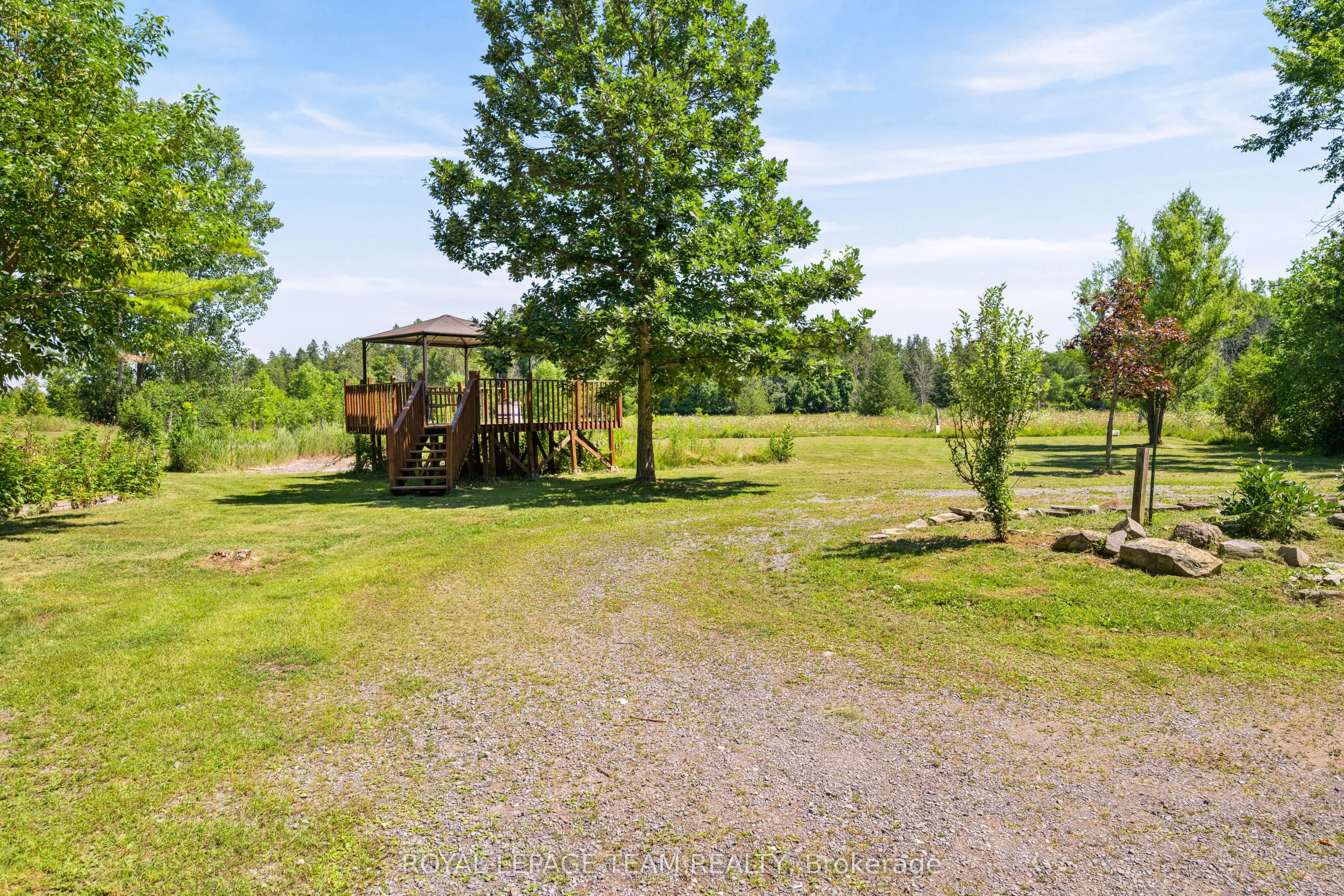 4984 Dunrobin Road