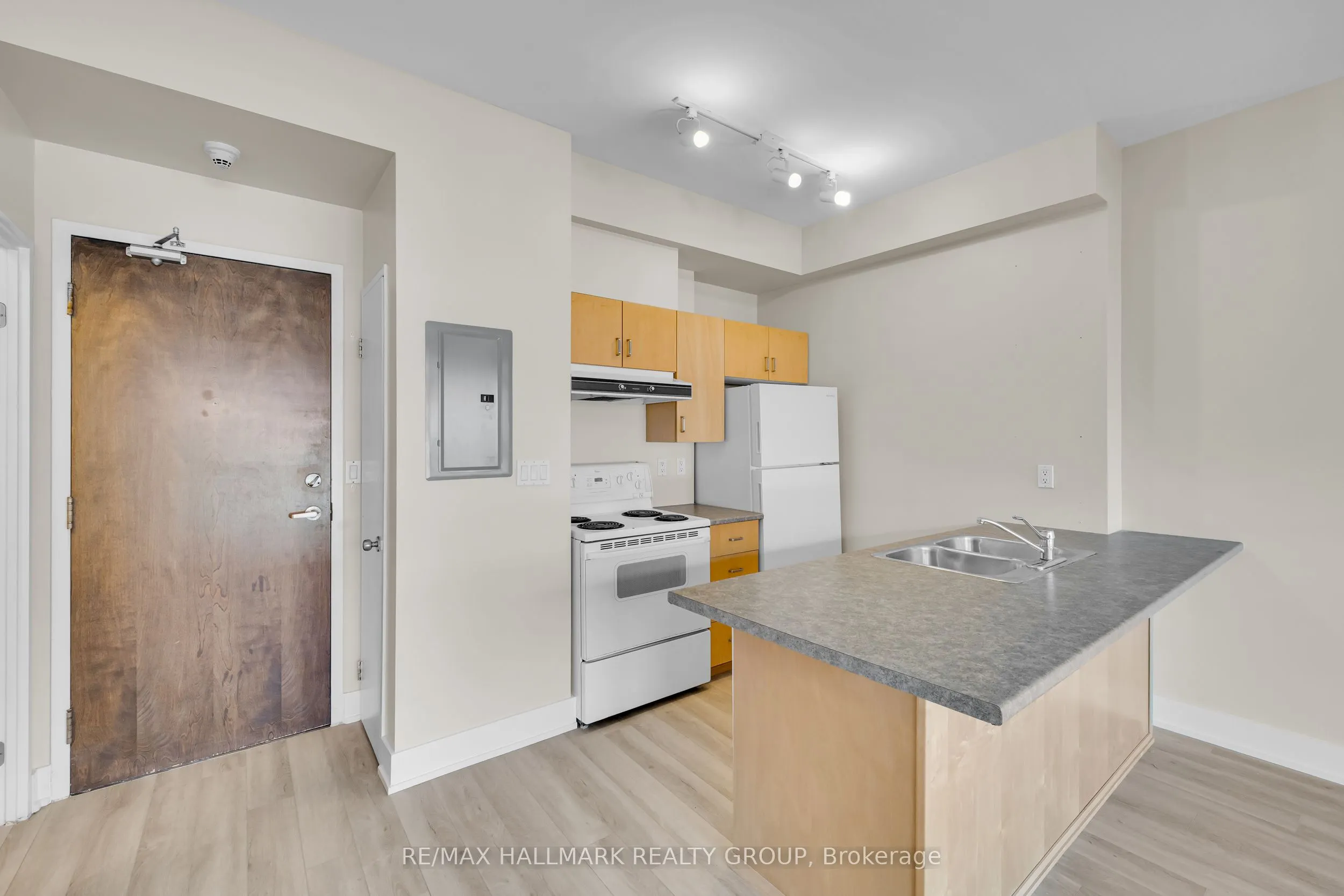 180 York Street #210
