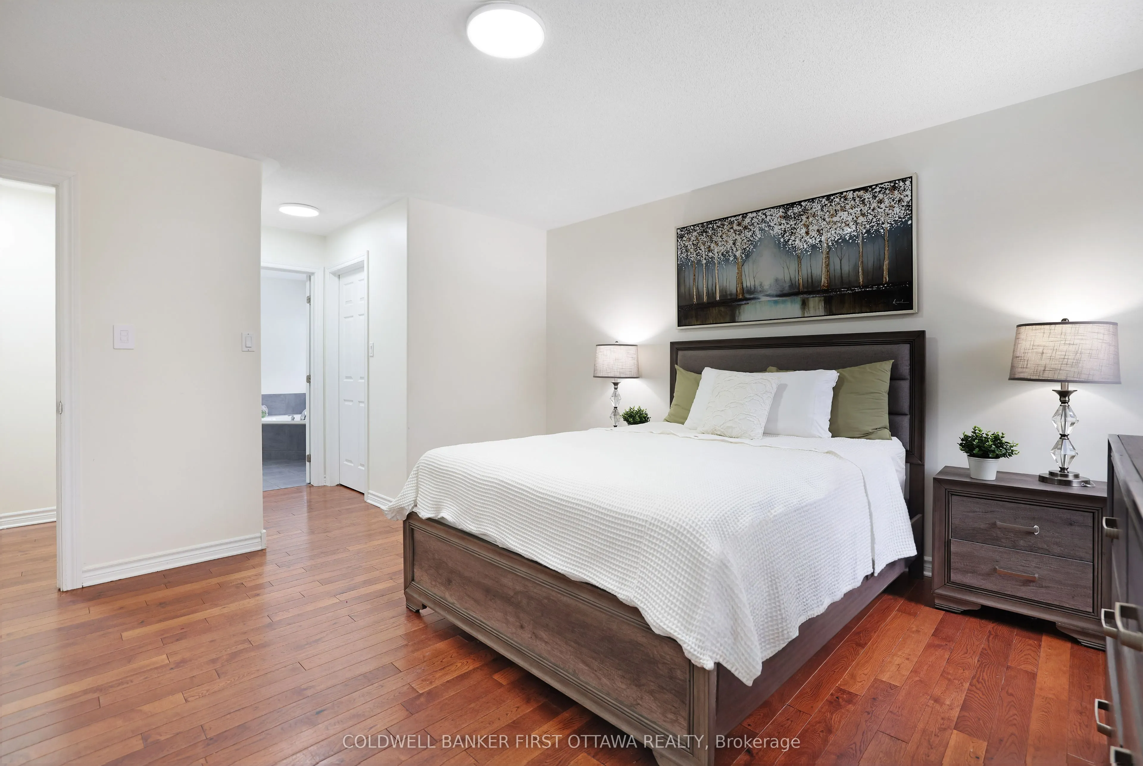 11 Rideau Crossing Crescent