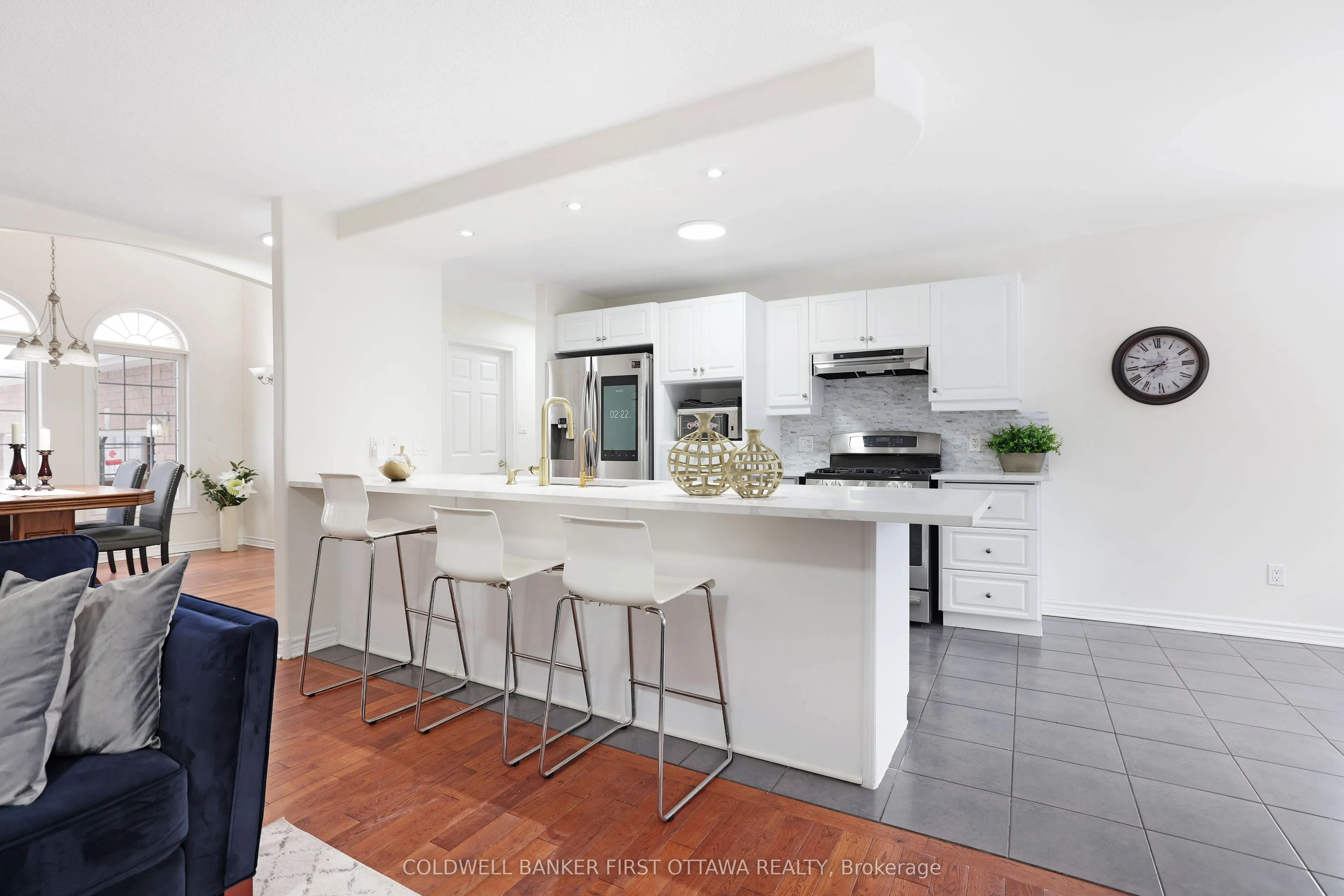 11 Rideau Crossing Crescent