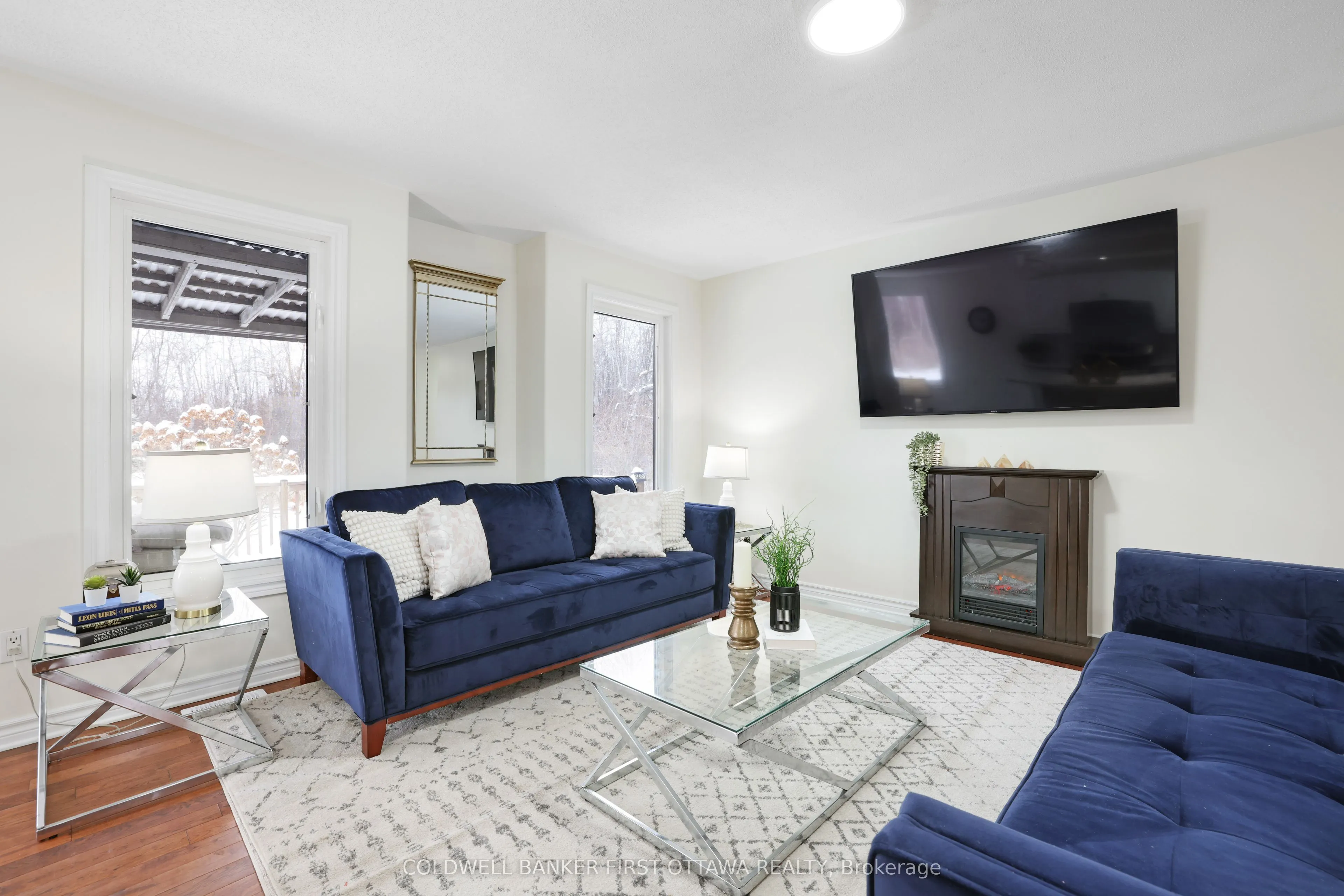 11 Rideau Crossing Crescent