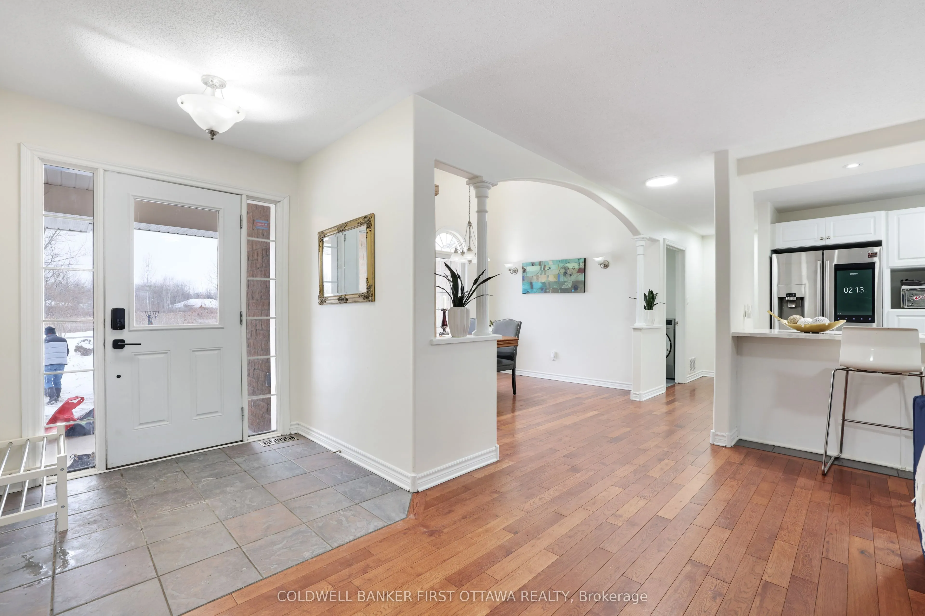 11 Rideau Crossing Crescent