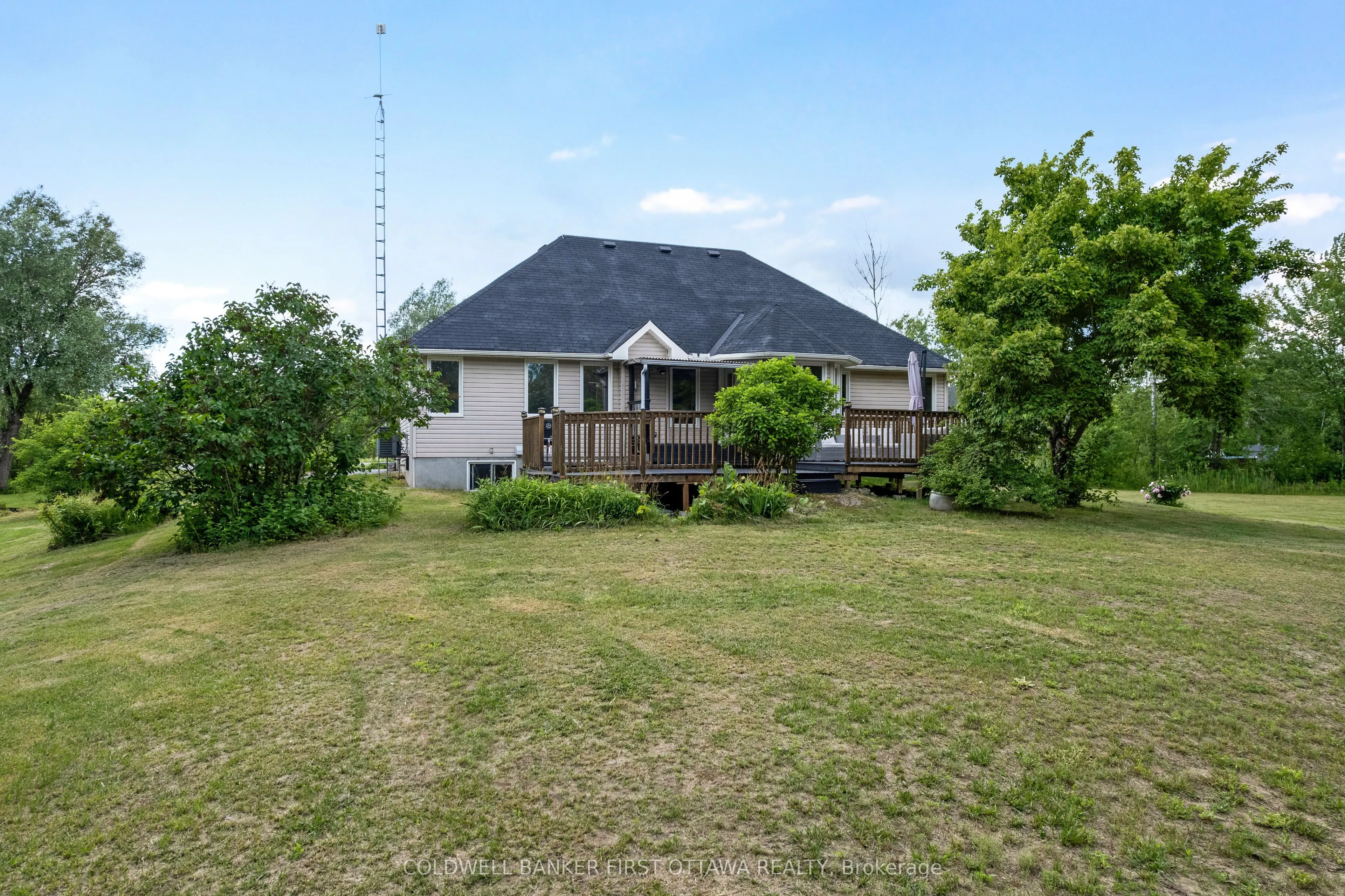 11 Rideau Crossing Crescent