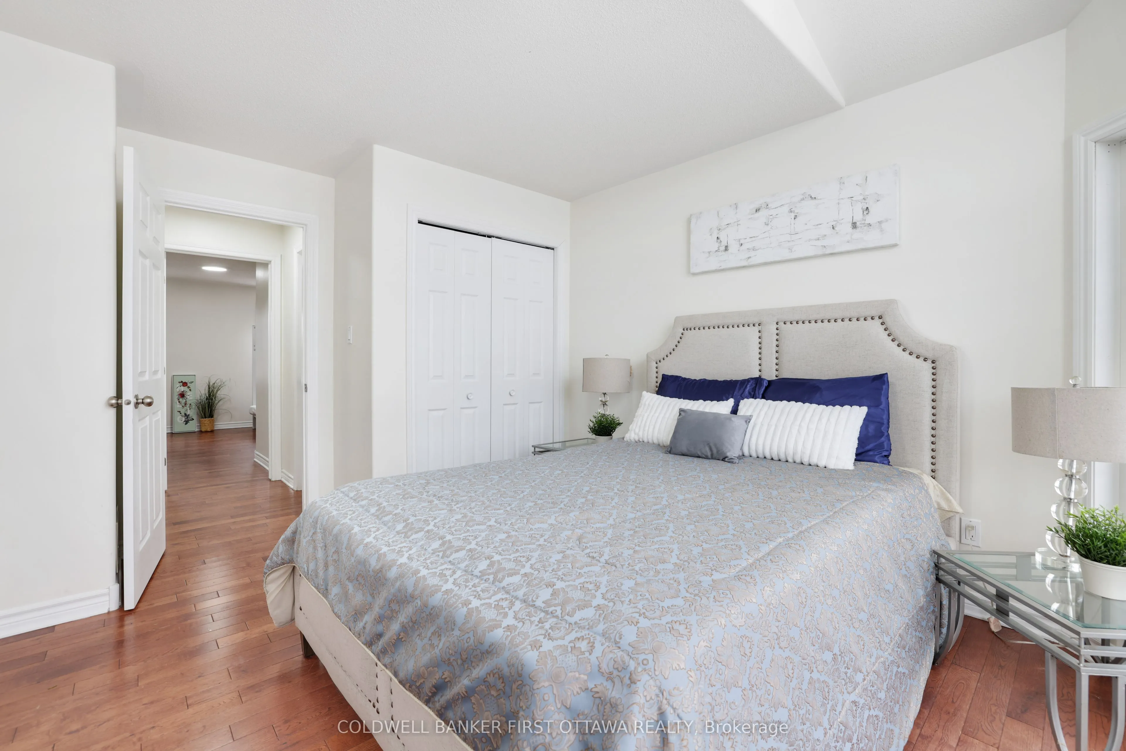 11 Rideau Crossing Crescent