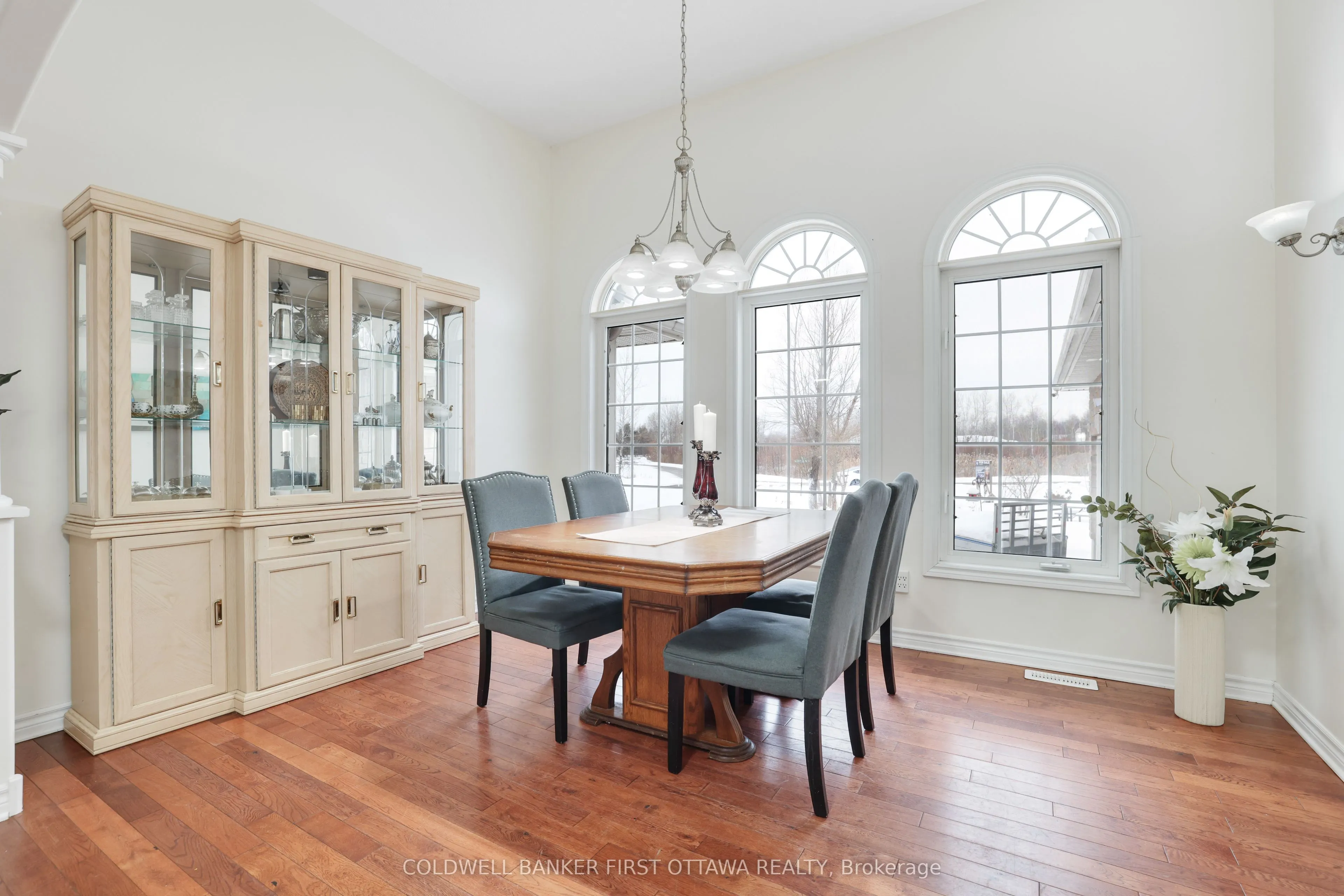 11 Rideau Crossing Crescent