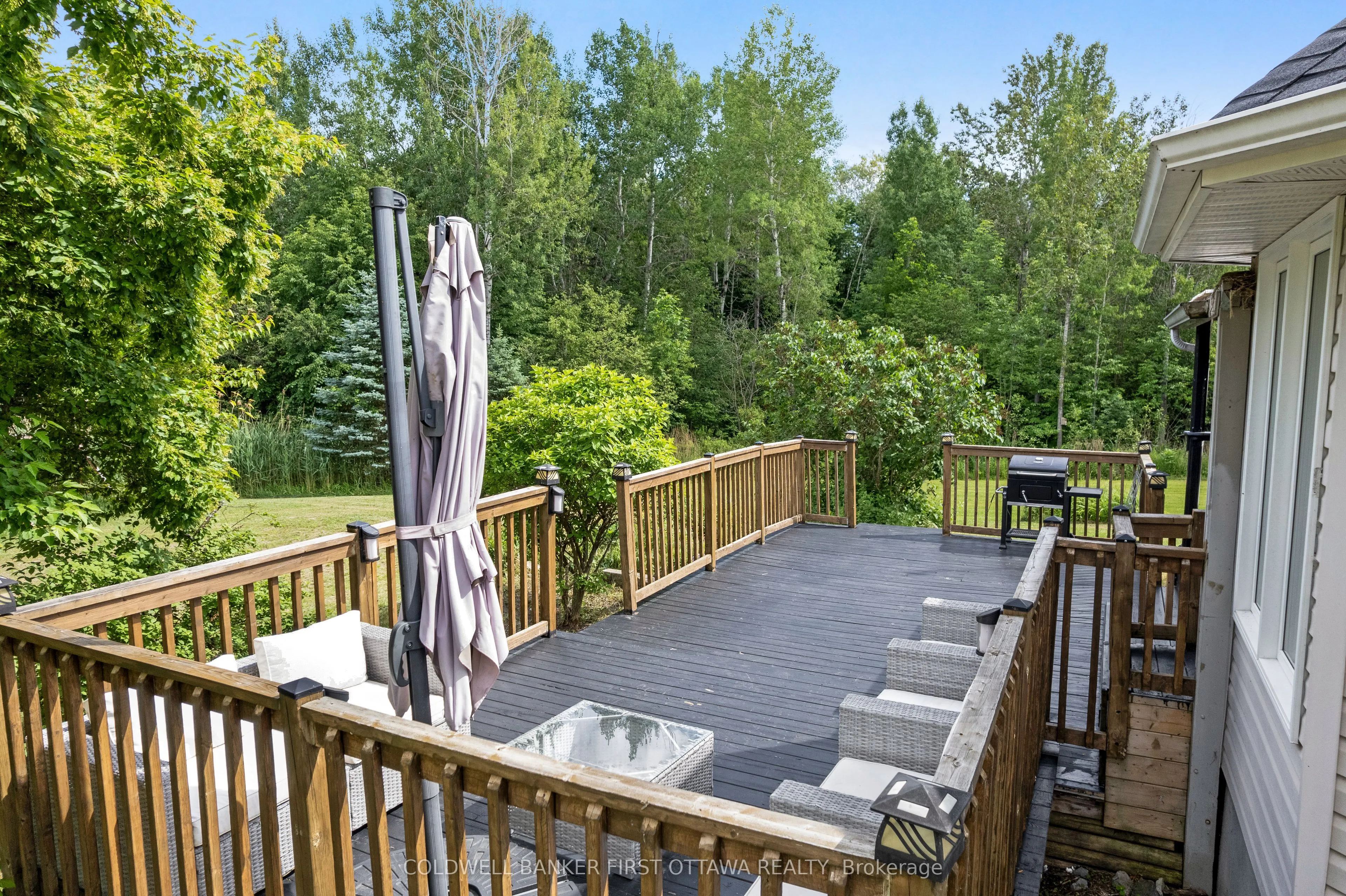 11 Rideau Crossing Crescent