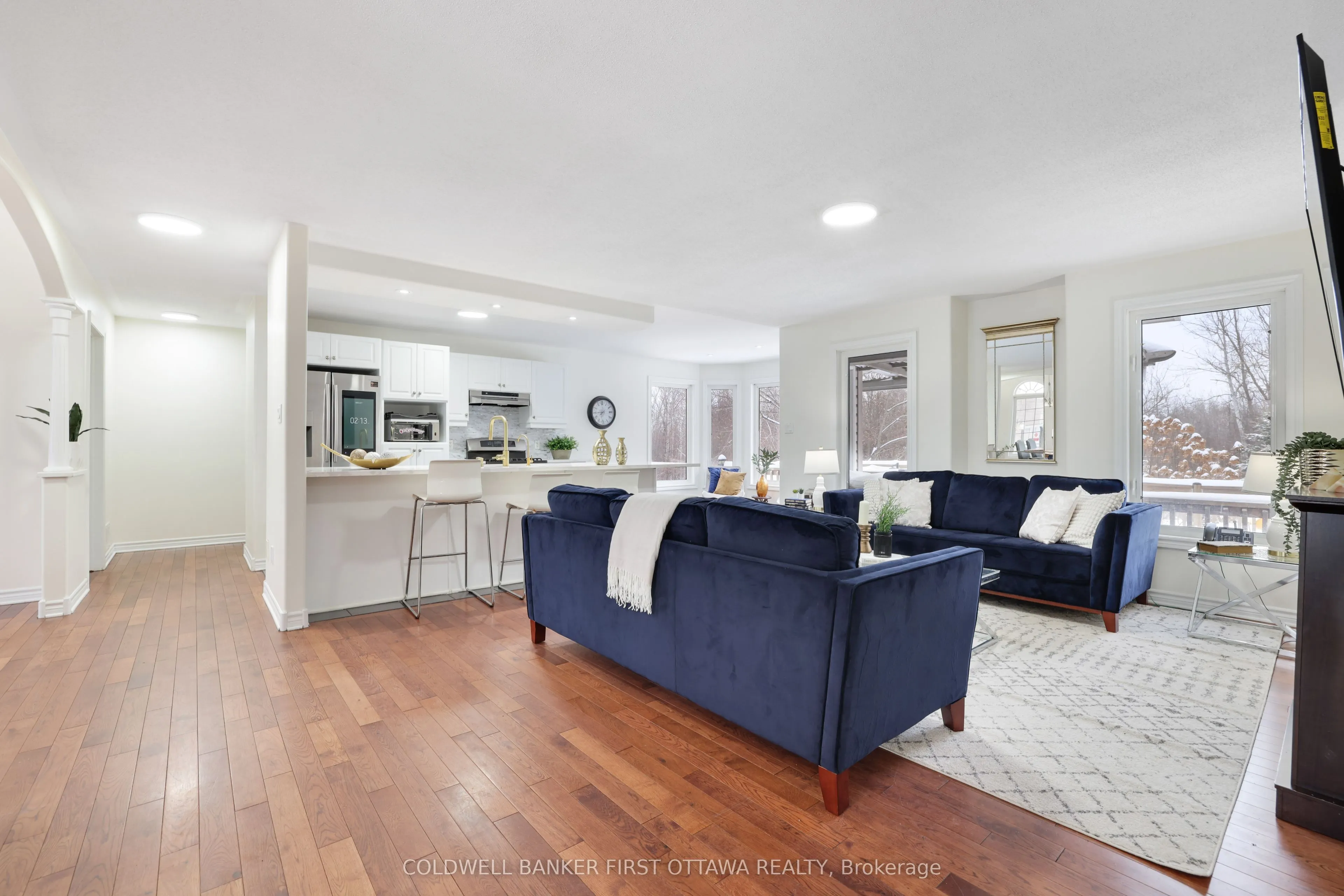 11 Rideau Crossing Crescent