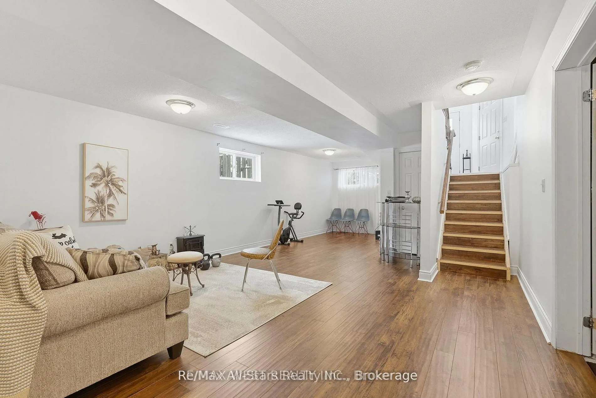 20 Eakins Crescent