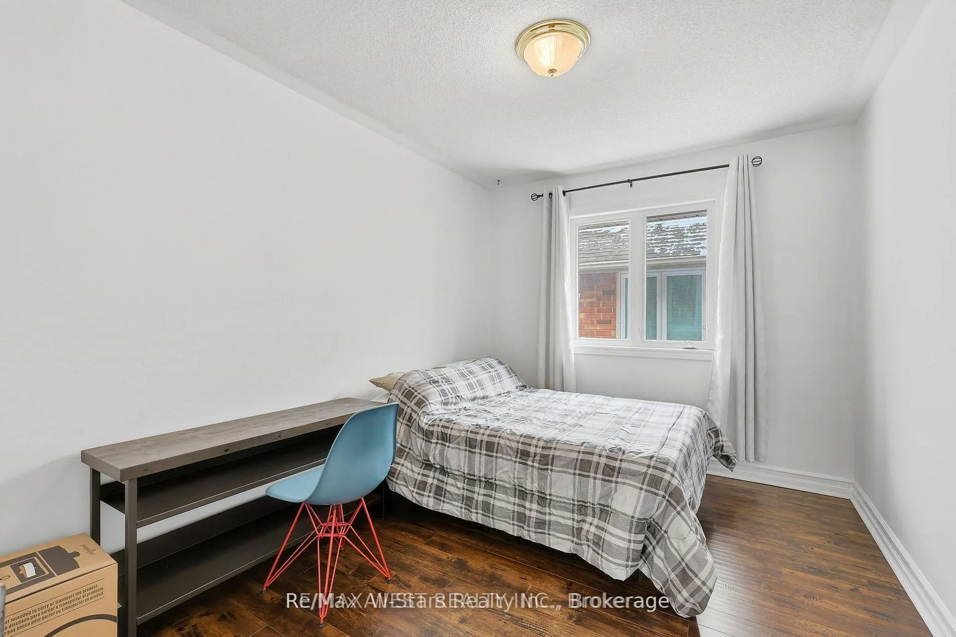 20 Eakins Crescent
