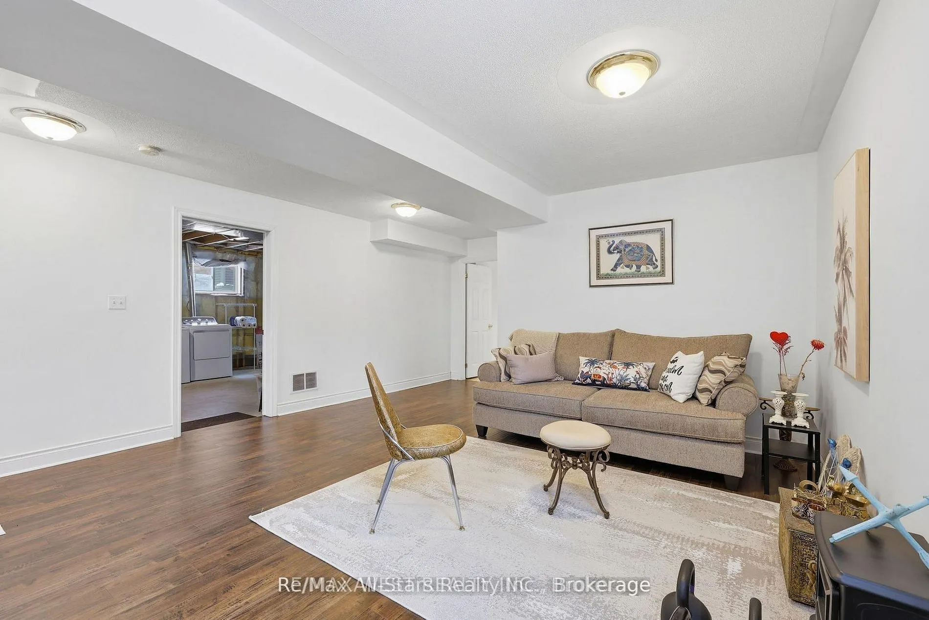 20 Eakins Crescent