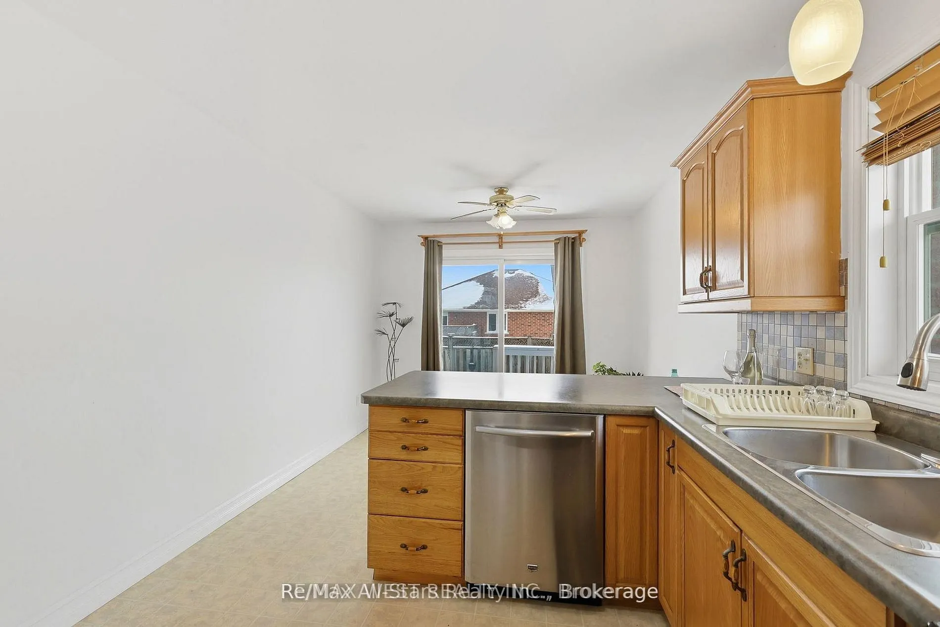 20 Eakins Crescent