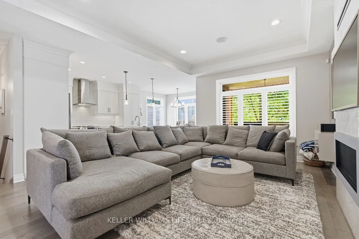 2290 Torrey Pines Way #3