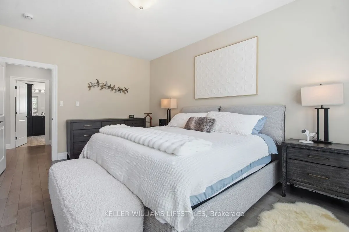 2290 Torrey Pines Way #3