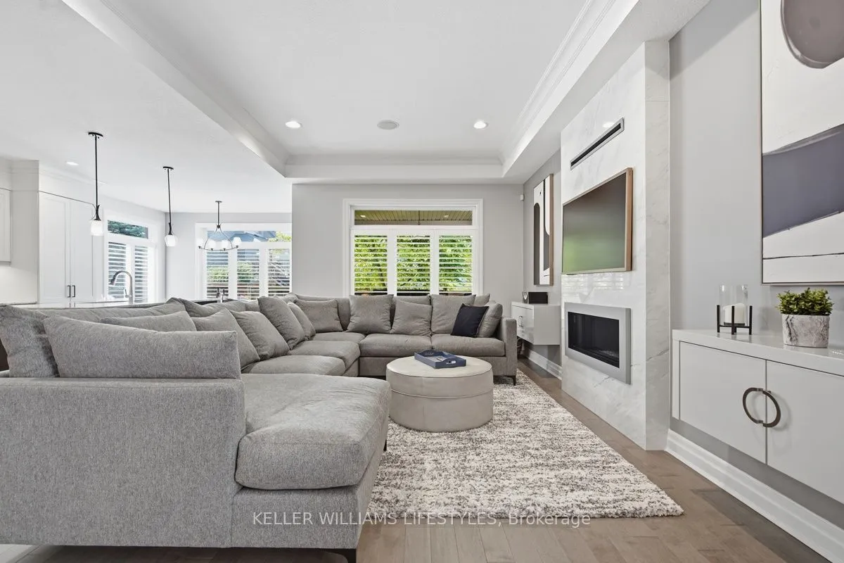 2290 Torrey Pines Way #3