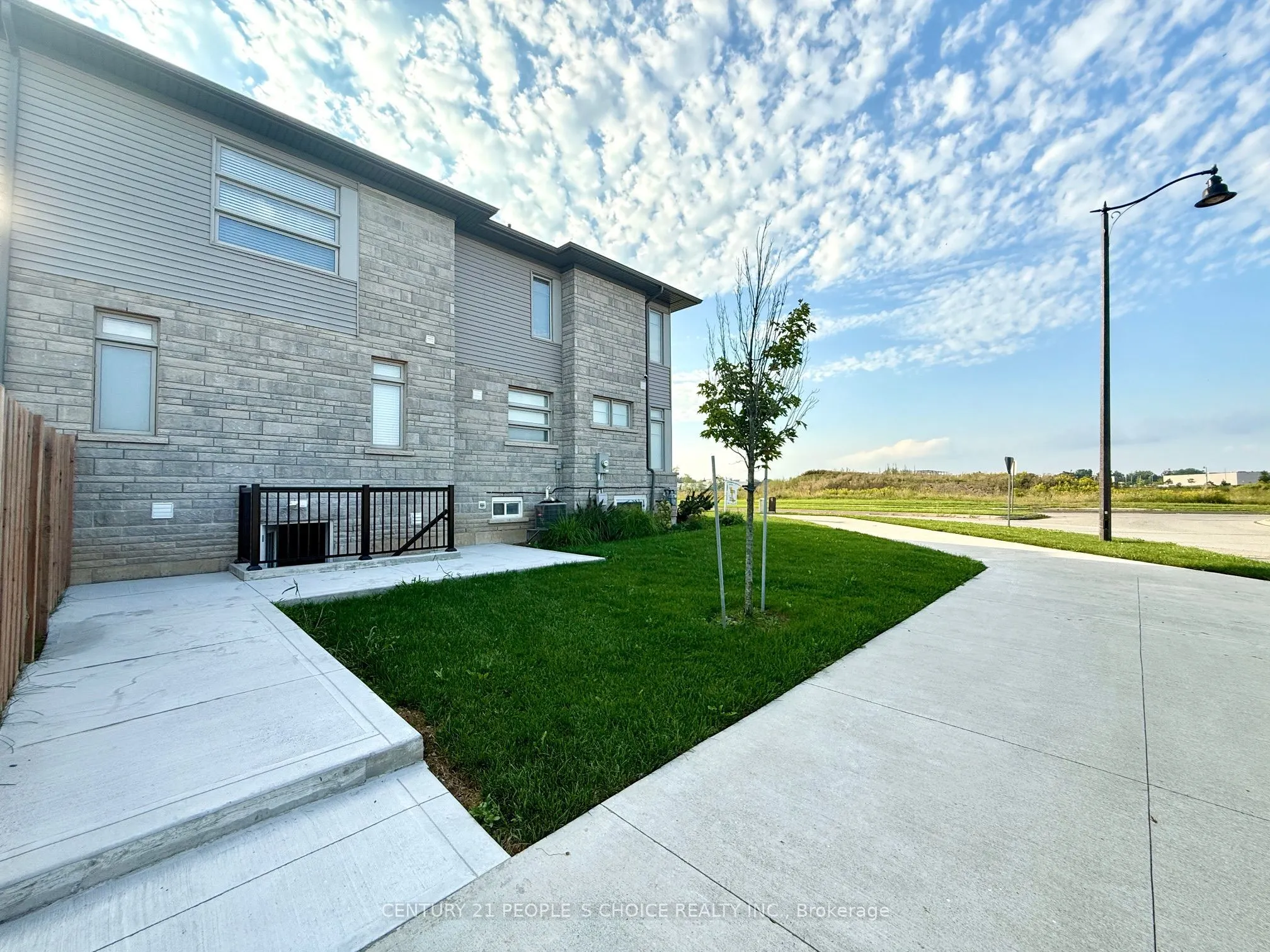 72 Summersides Boulevard S #Basement