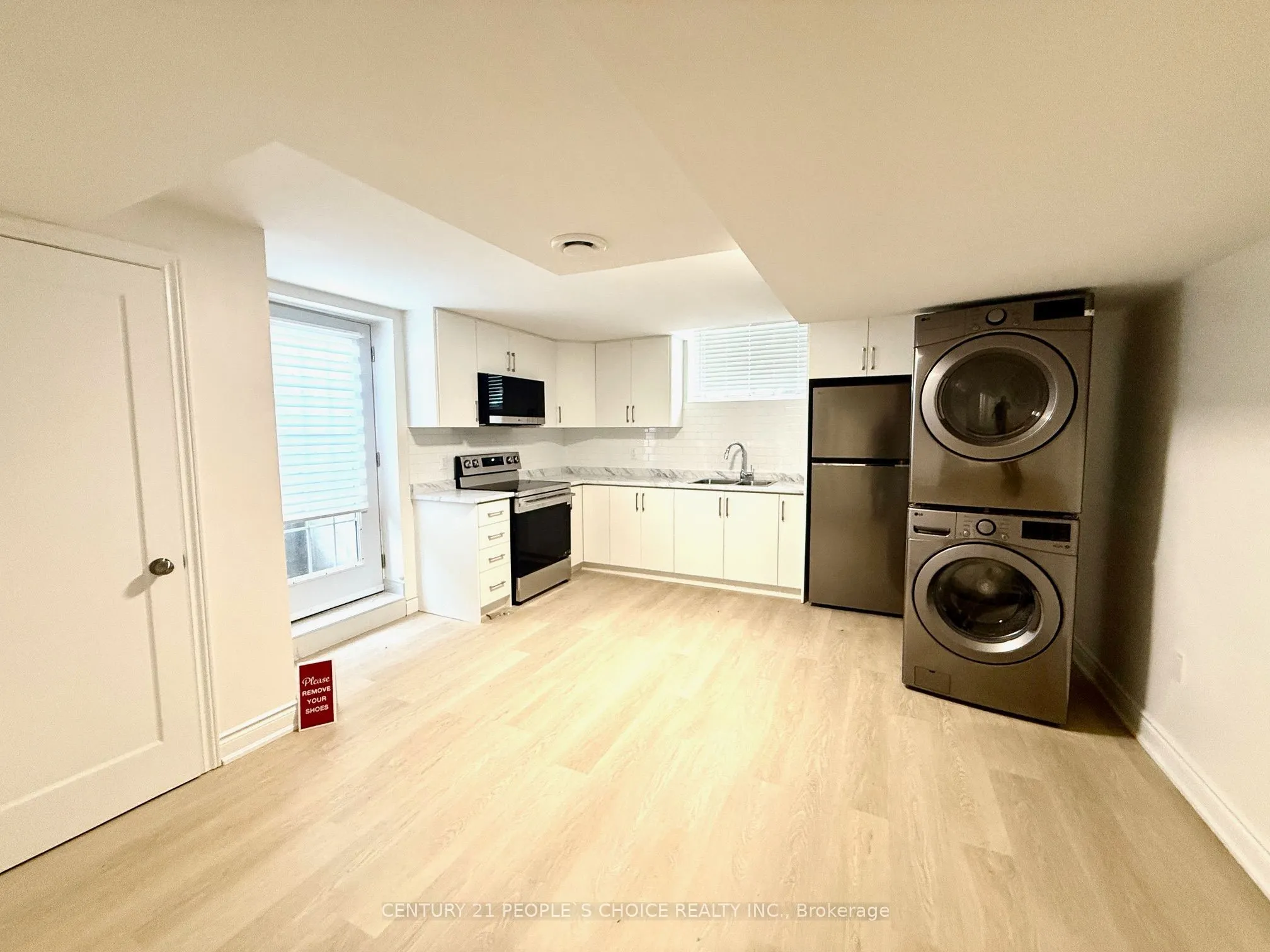 72 Summersides Boulevard S #Basement