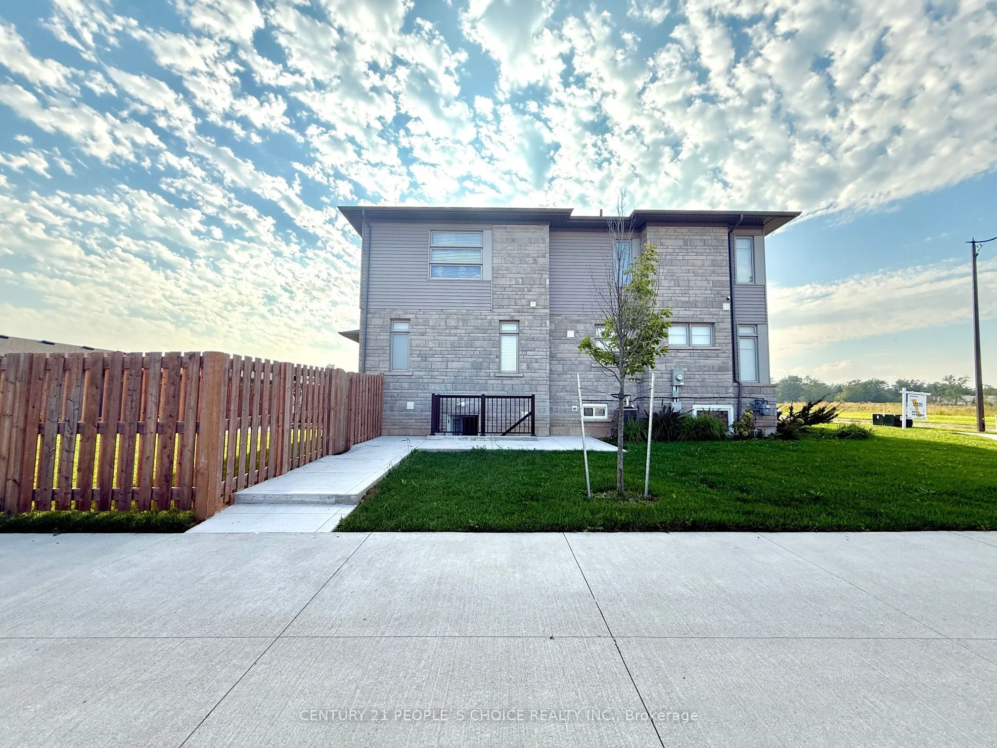 72 Summersides Boulevard S #Basement
